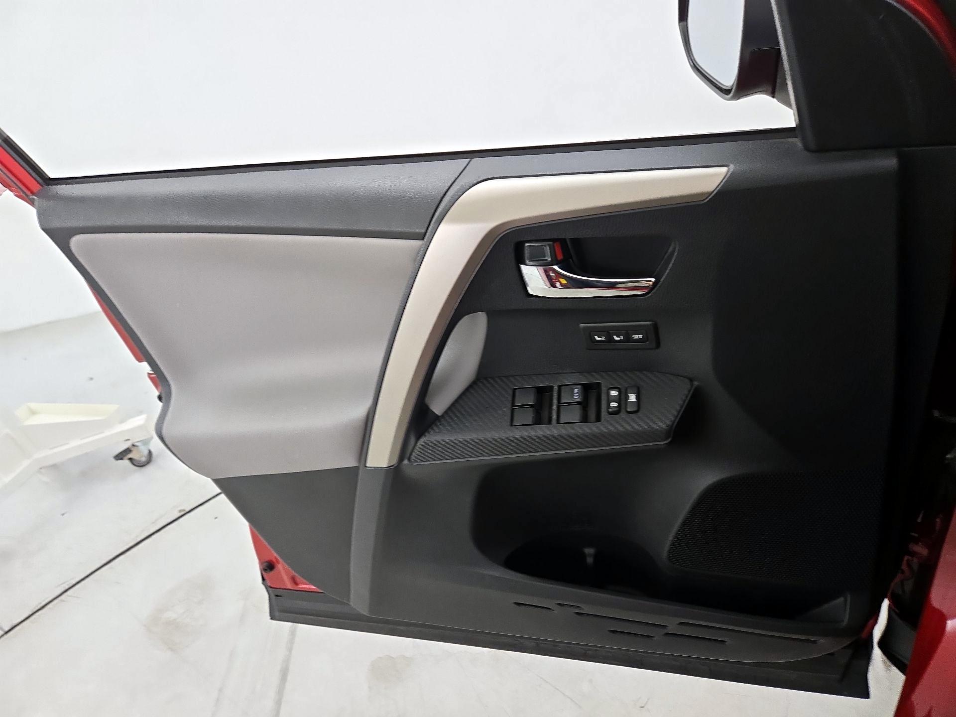 Thumbnail: 2014 Toyota RAV4 - 12