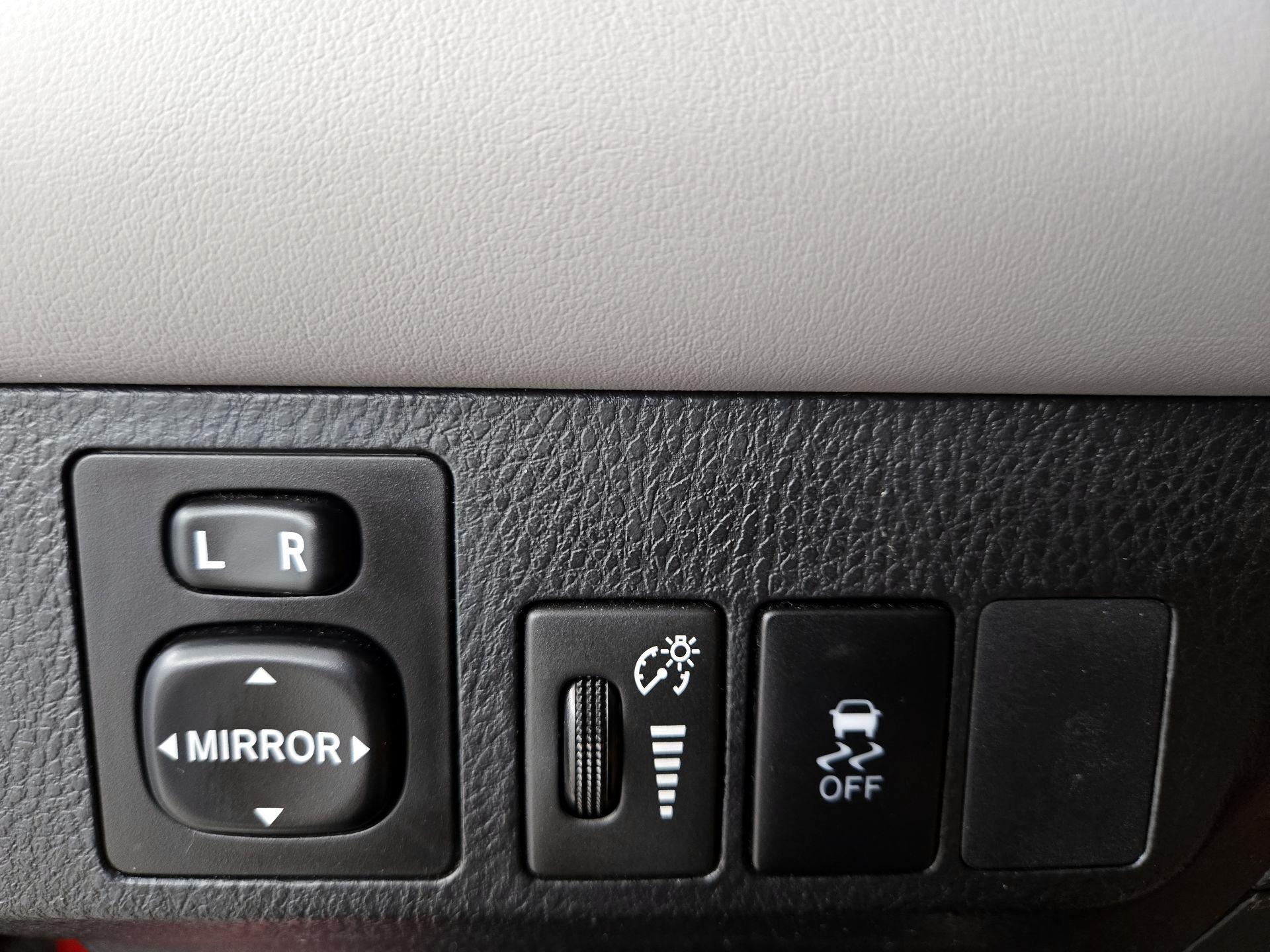 Thumbnail: 2014 Toyota RAV4 - 13