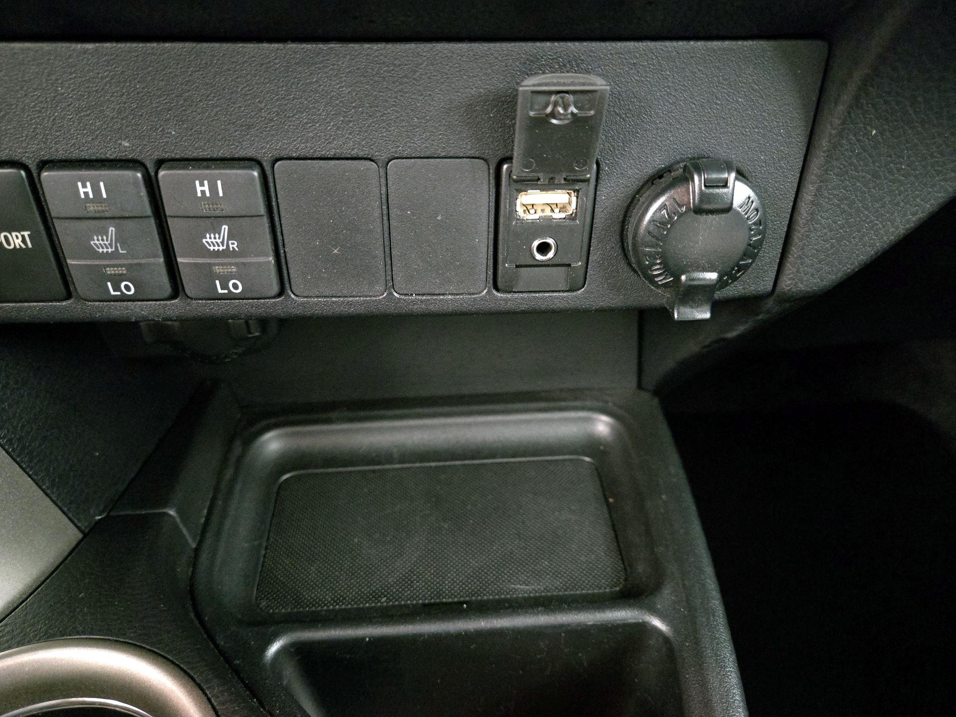 Thumbnail: 2014 Toyota RAV4 - 18