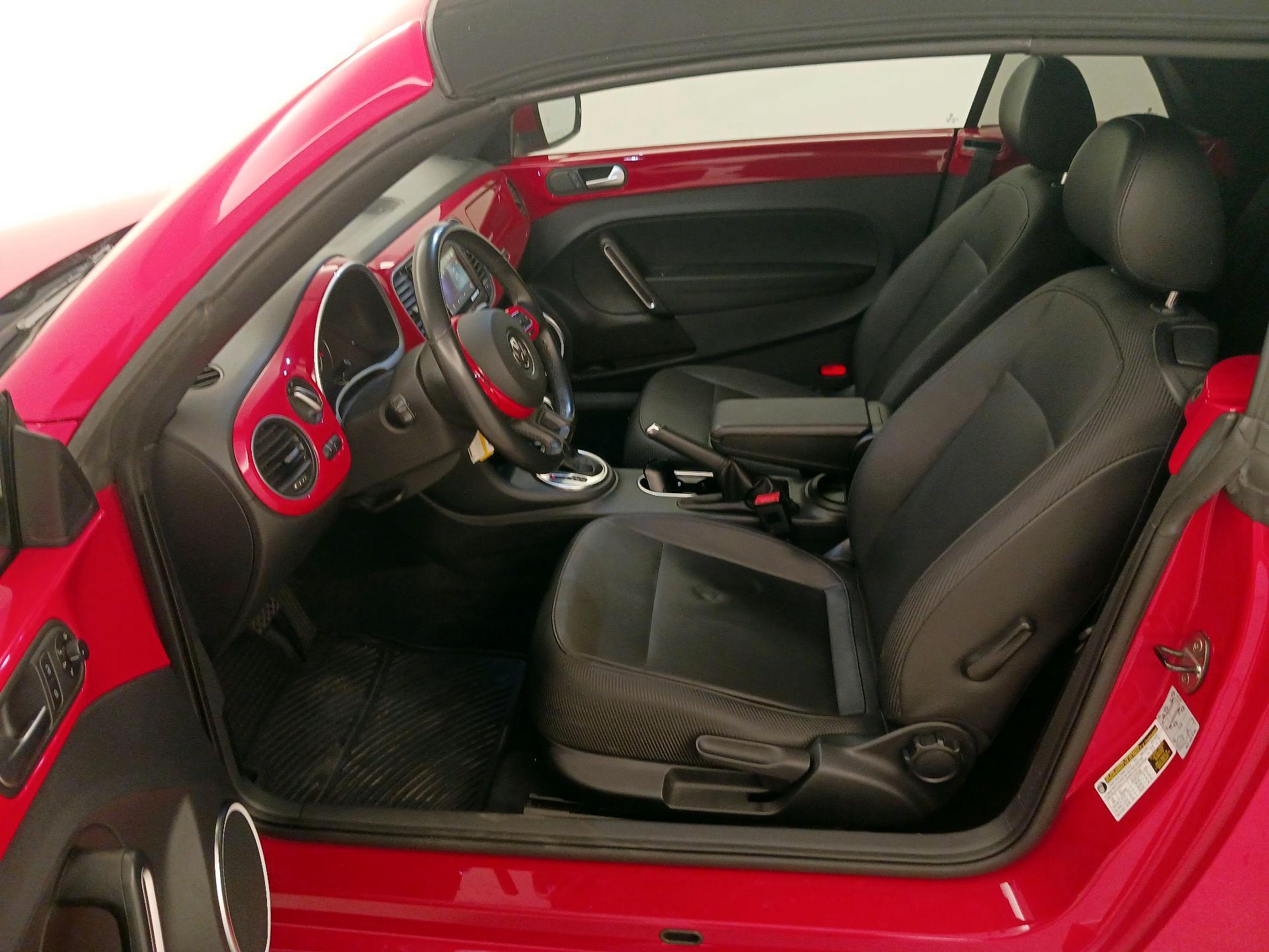 Thumbnail: 2014 Volkswagen Beetle - 11