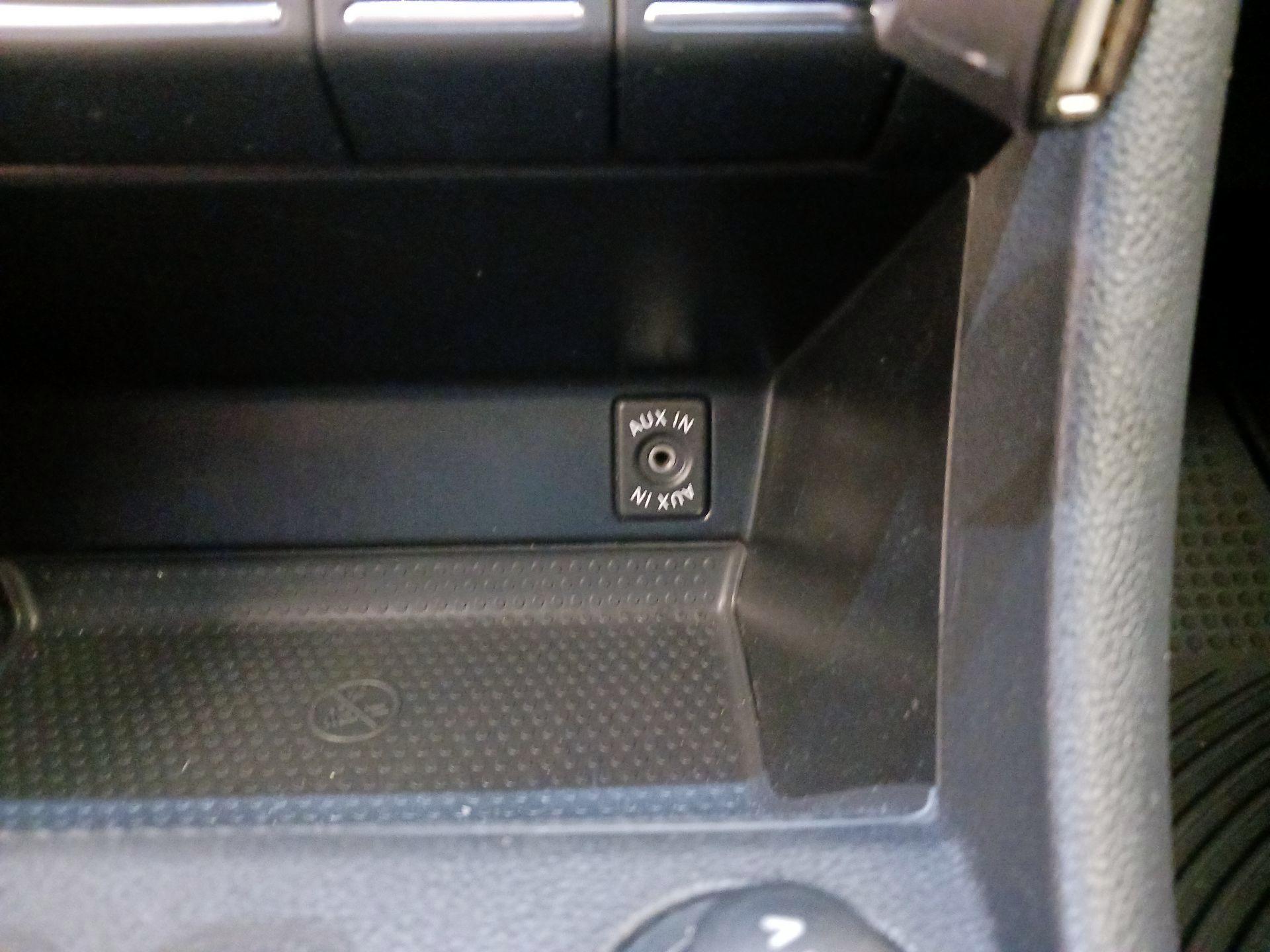 Thumbnail: 2014 Volkswagen Beetle - 17