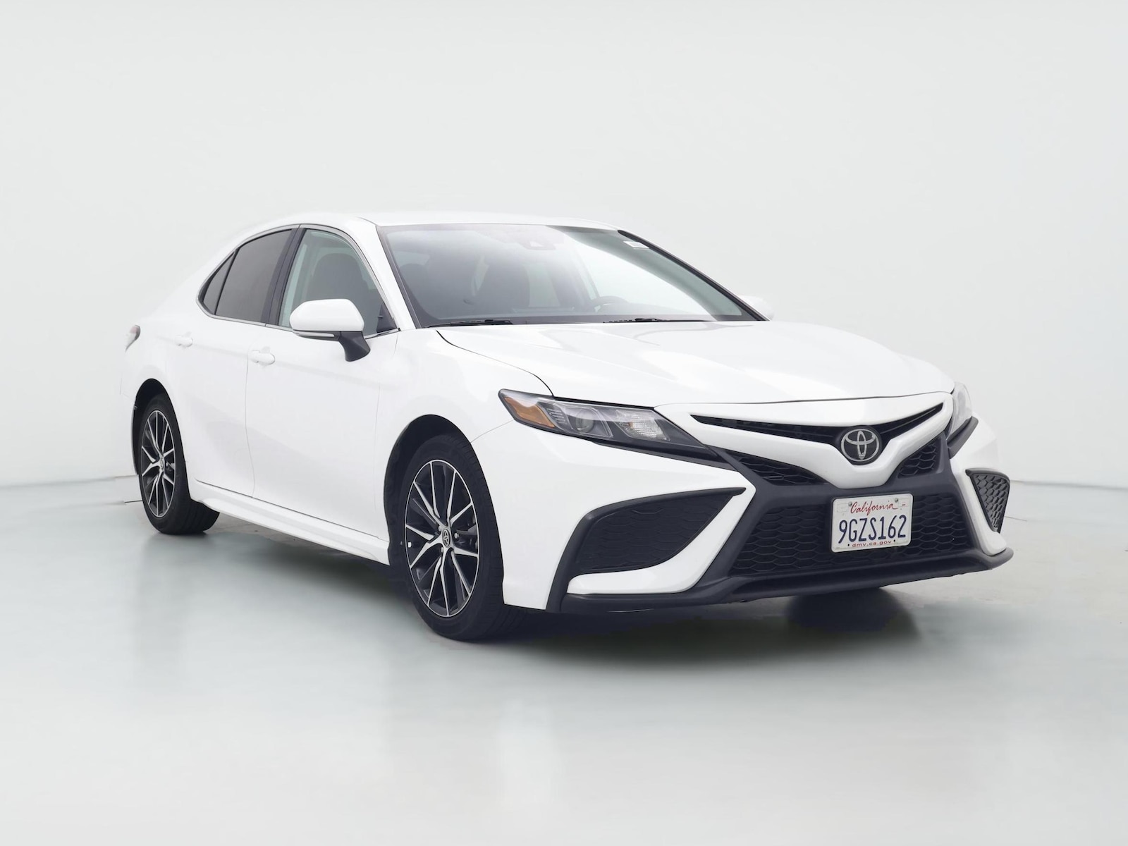 2023 Toyota Camry SE - Photo 1