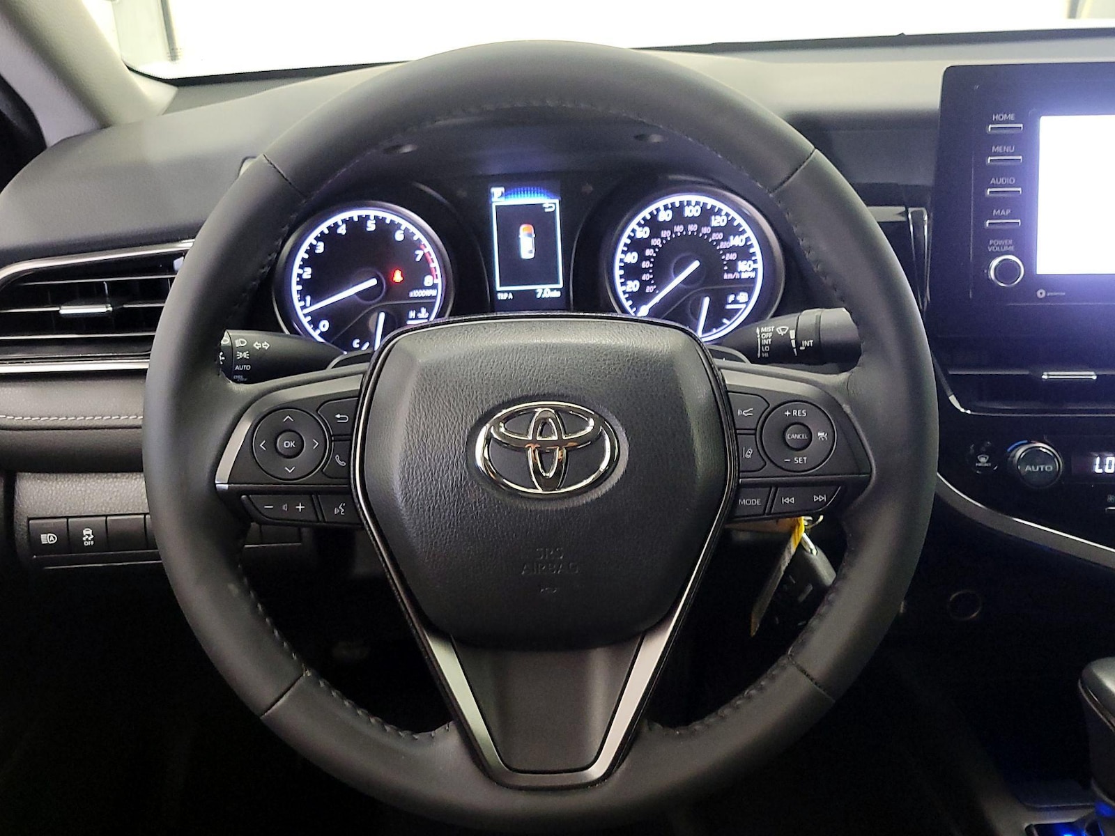 2023 Toyota Camry SE - Photo 11