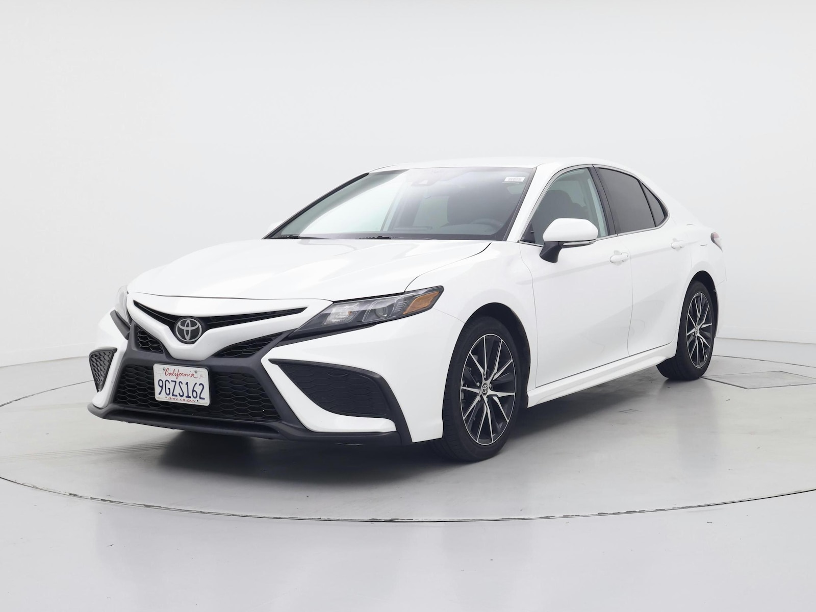 2023 Toyota Camry SE - Photo 5