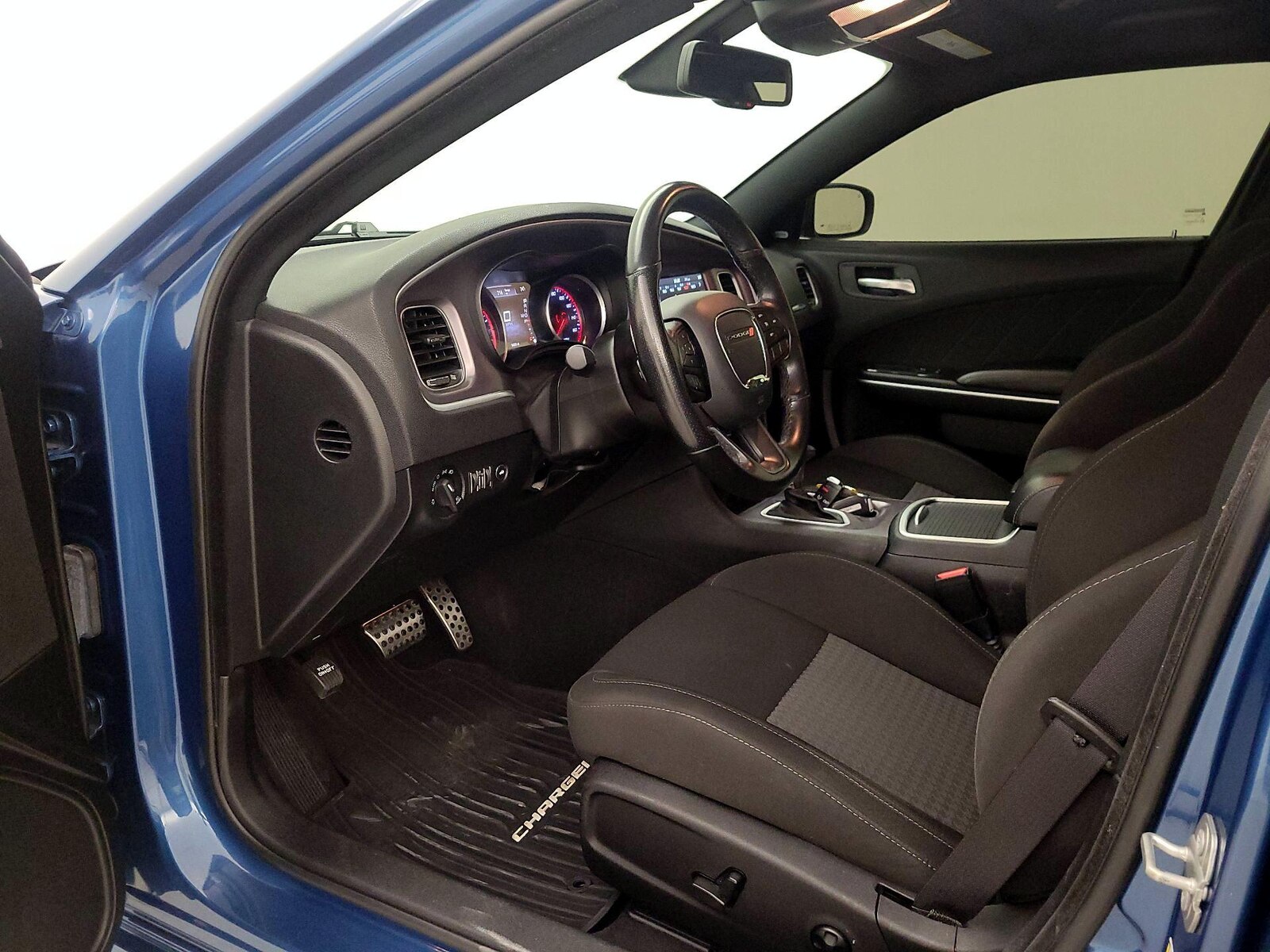 Power Seat(s) & Side Airbags
