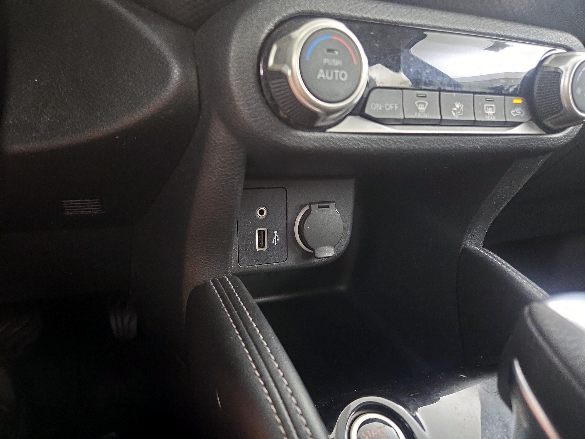 Thumbnail: 2019 Nissan Kicks - 18