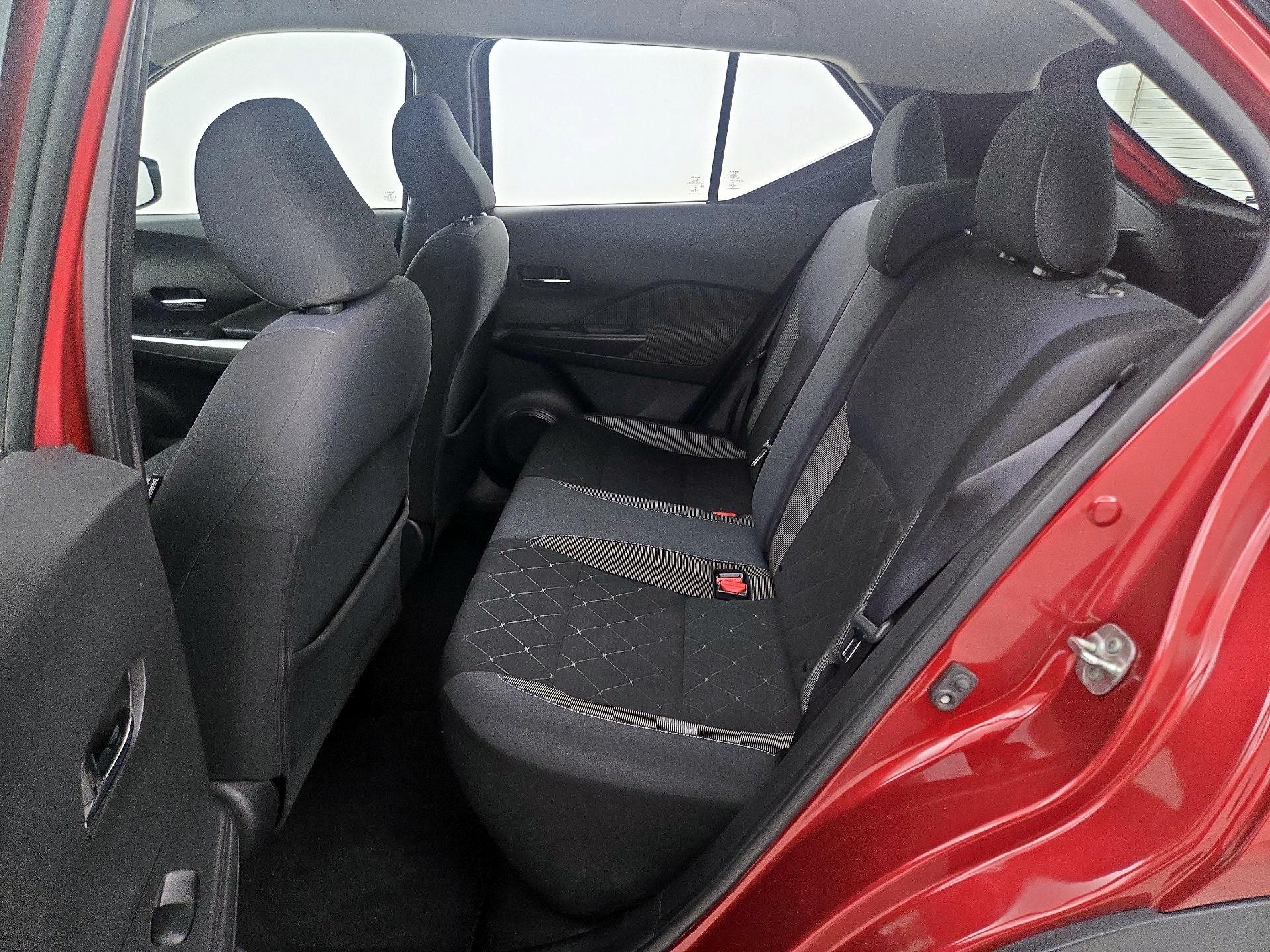 Thumbnail: 2019 Nissan Kicks - 19