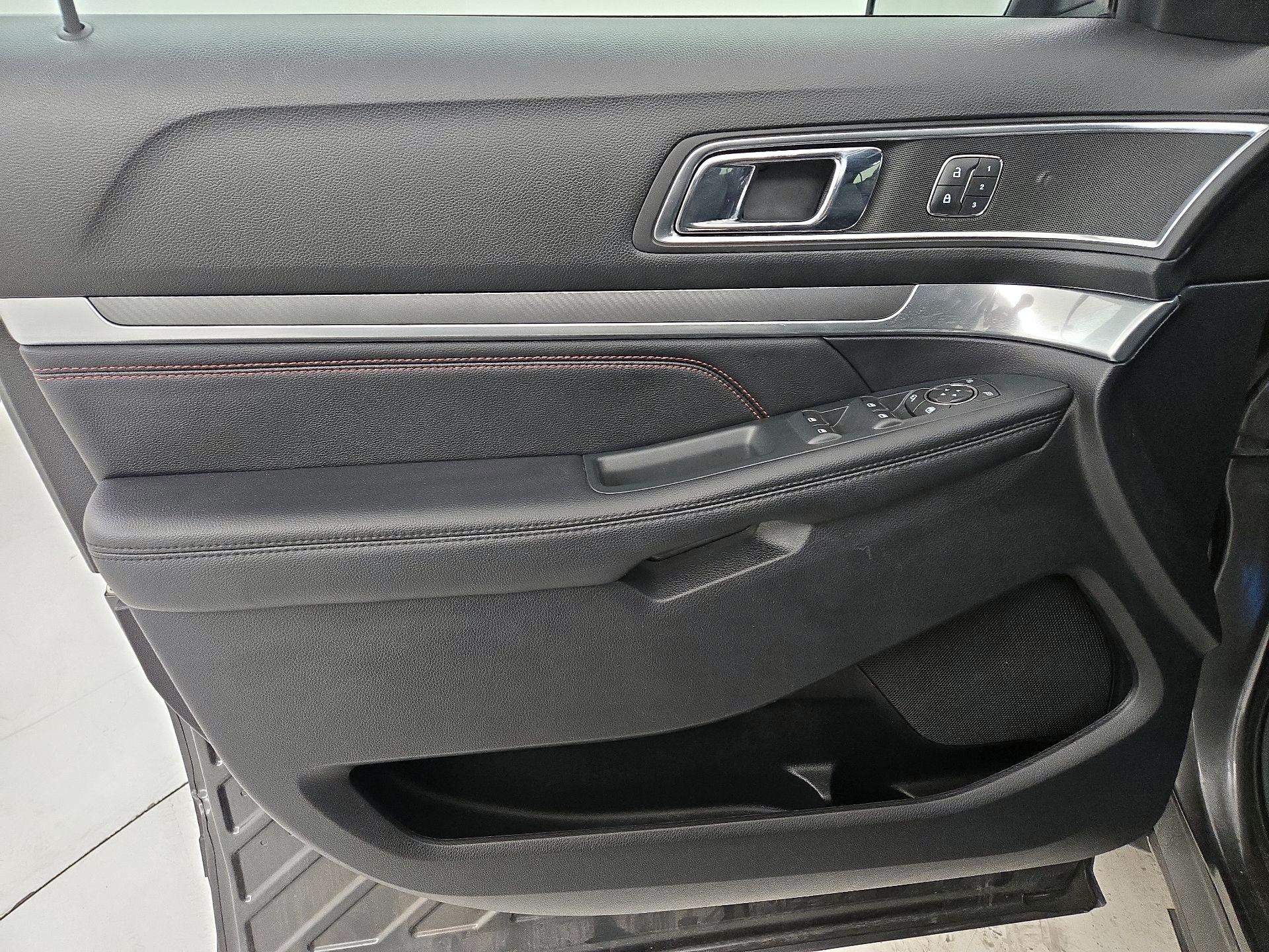 Thumbnail: 2019 Ford Explorer - 12
