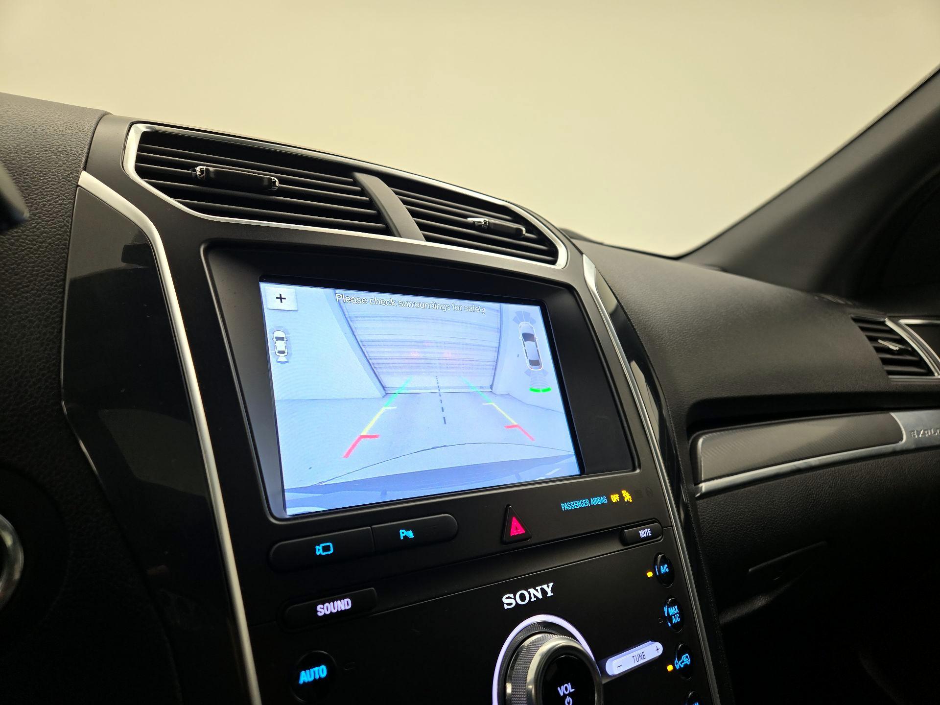 Thumbnail: 2019 Ford Explorer - 15