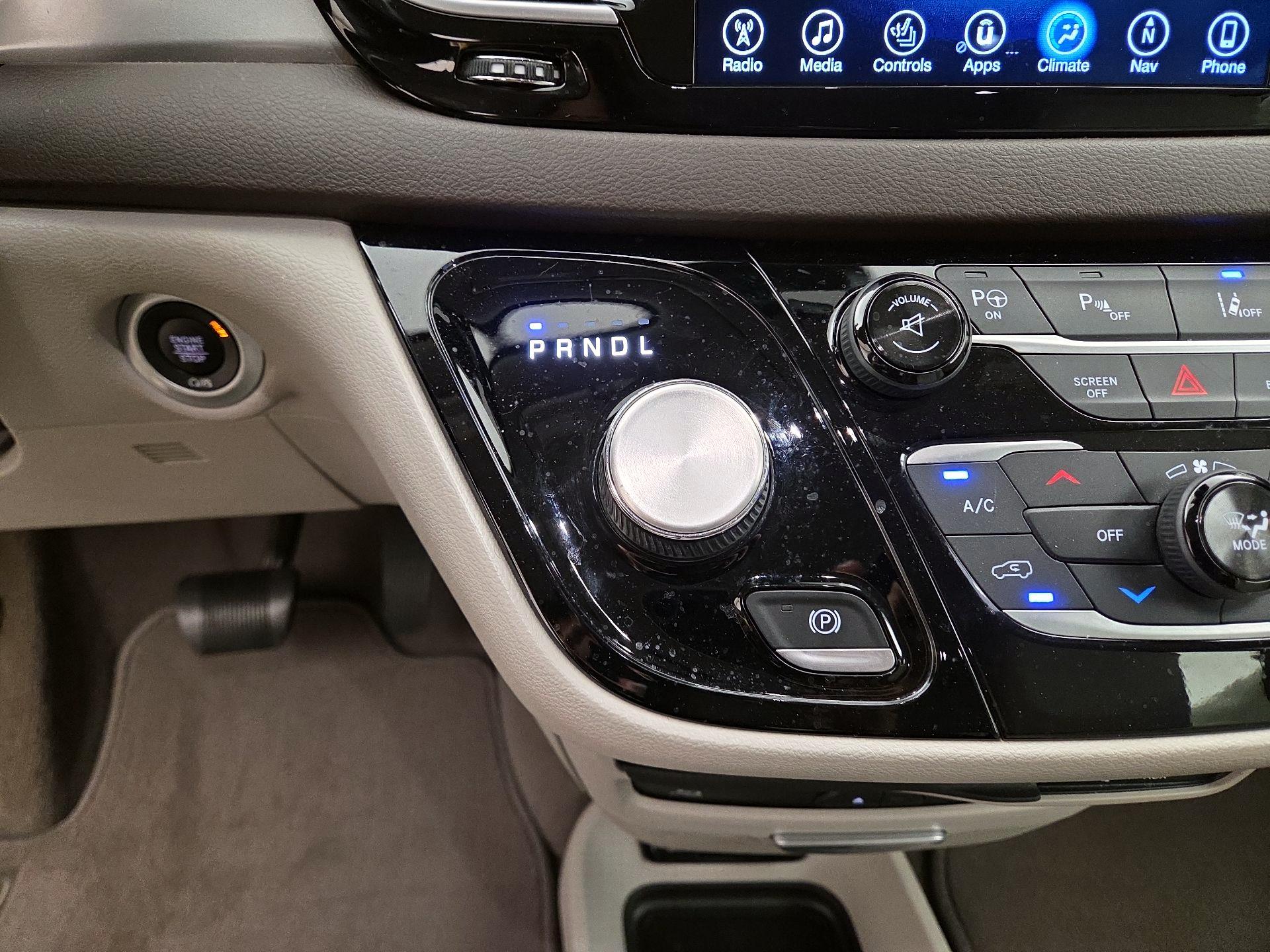 Thumbnail: 2017 Chrysler Pacifica - 18