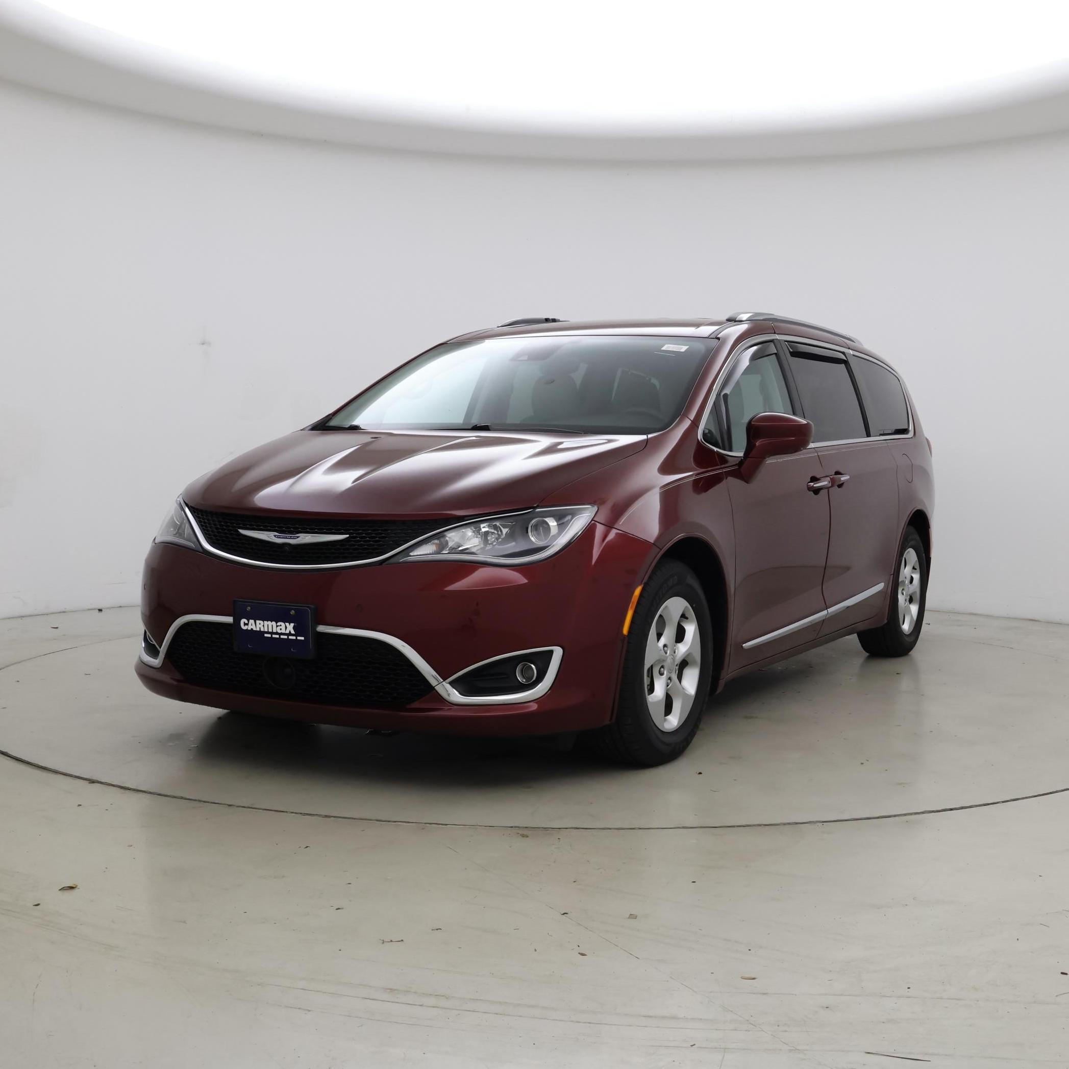 Thumbnail: 2017 Chrysler Pacifica - 4