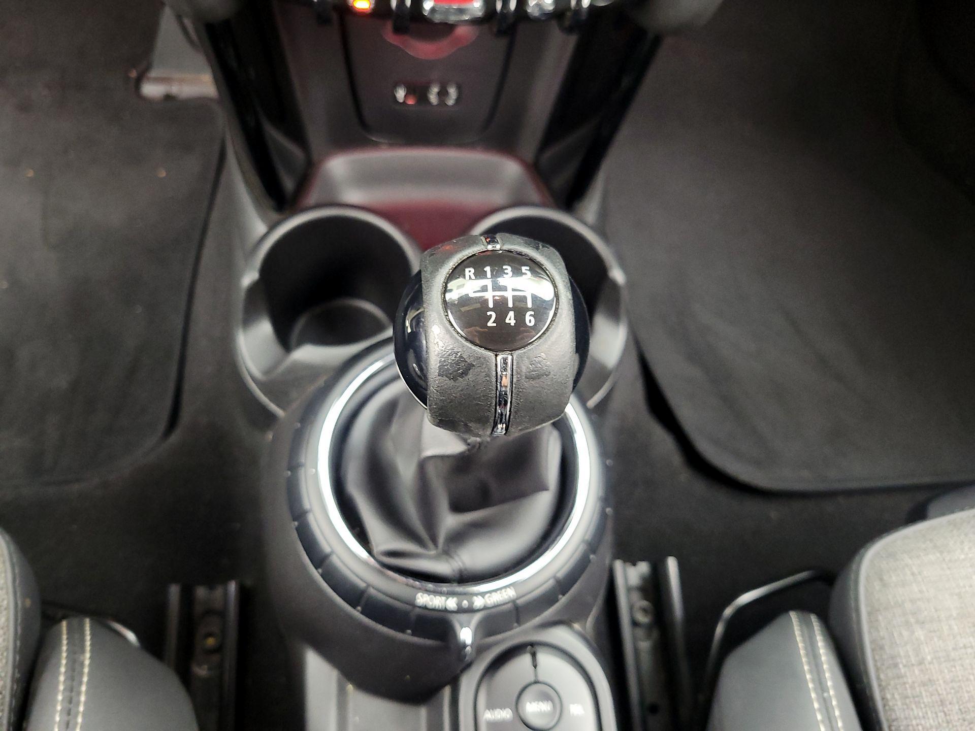 Thumbnail: 2016 MINI Cooper - 16