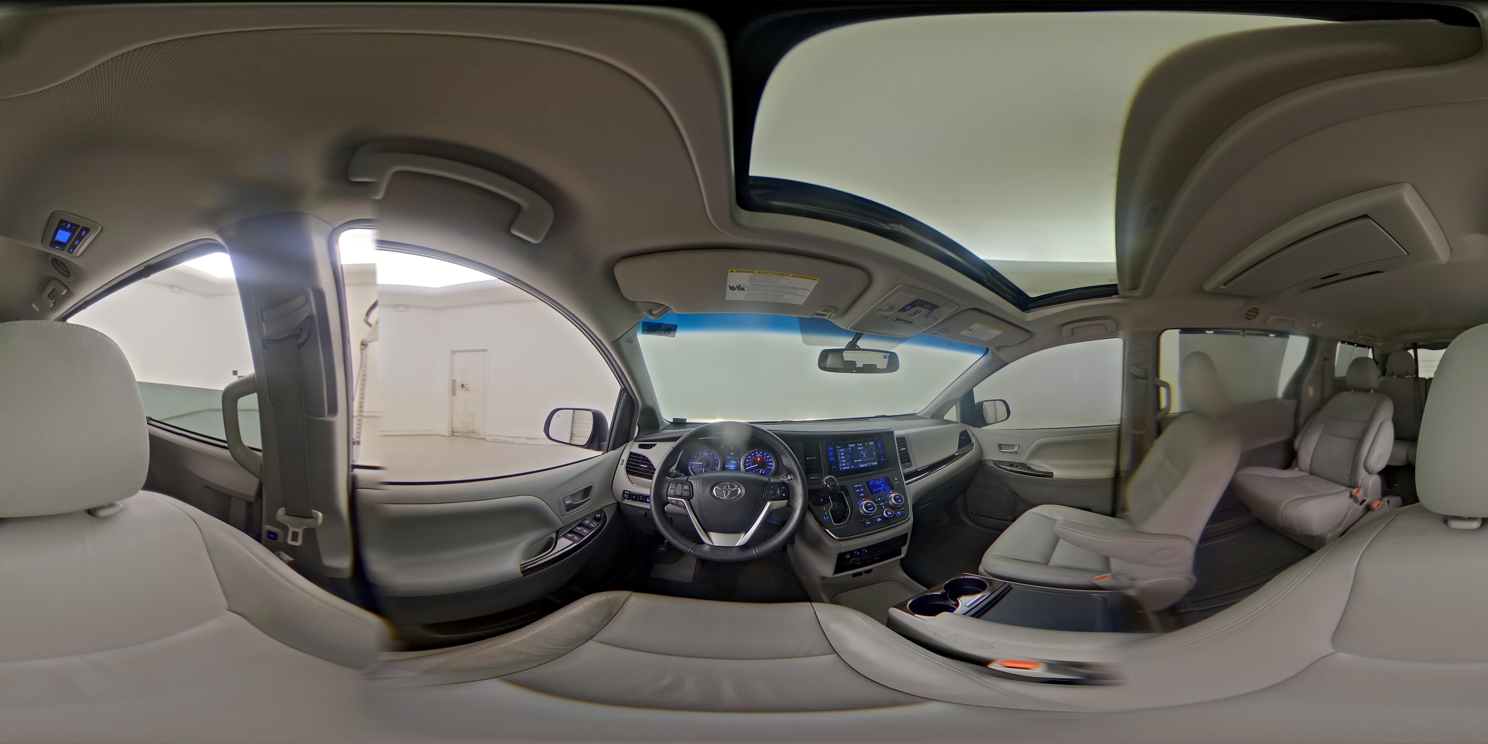 2017 Toyota Sienna XLE Premium - Photo 28