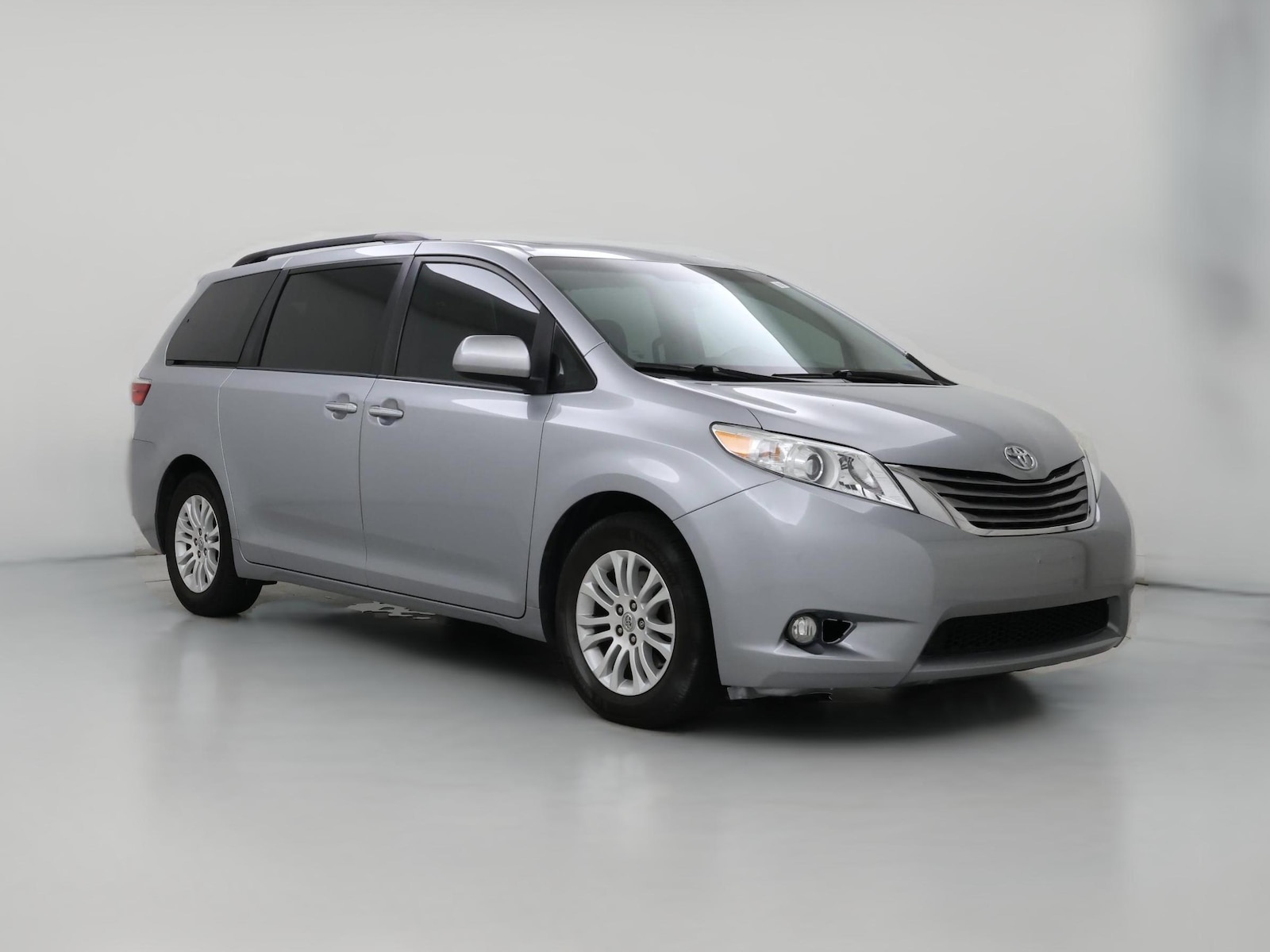 2017 Toyota Sienna XLE Premium - Photo 1