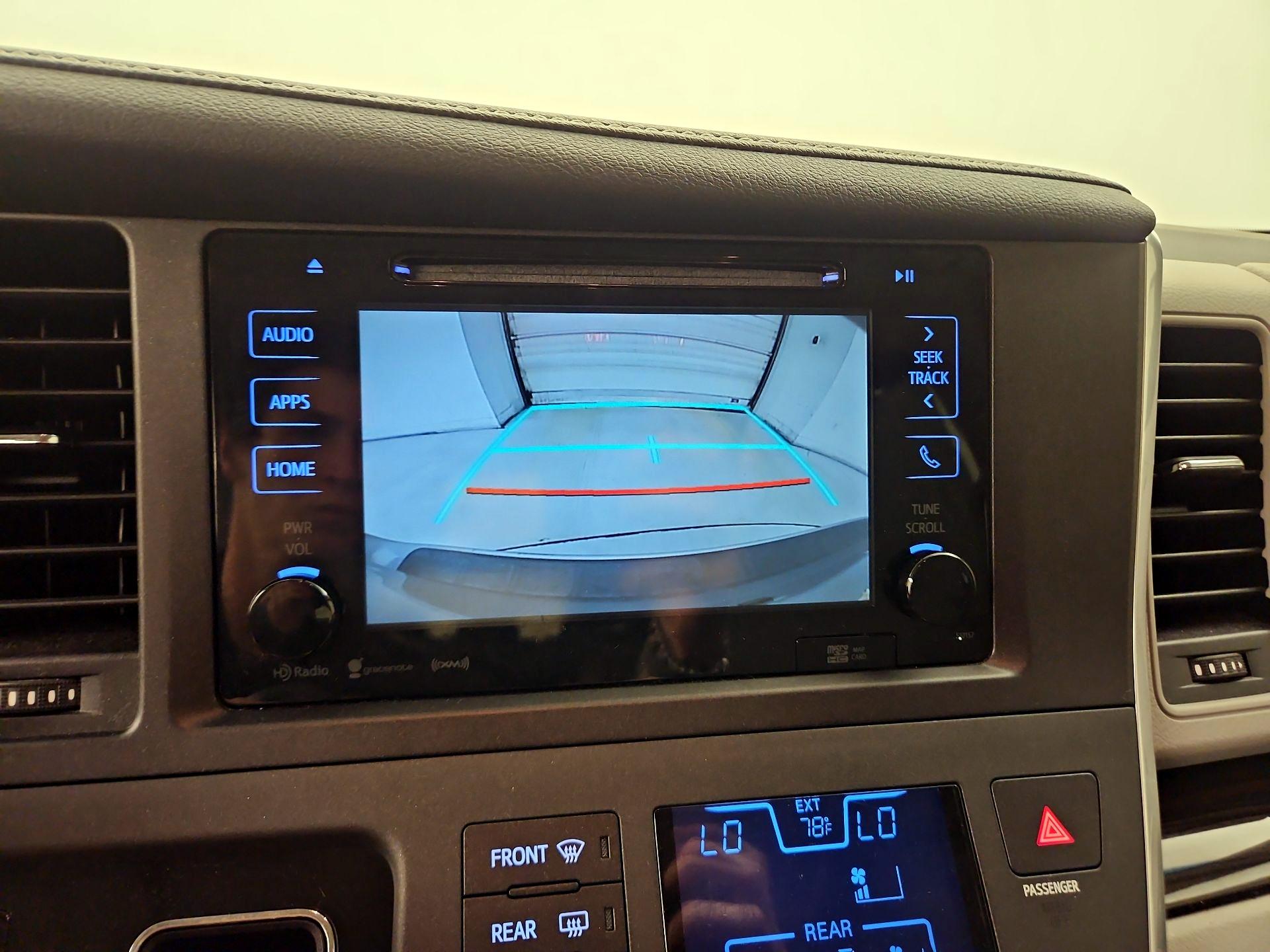 Thumbnail: 2017 Toyota Sienna - 14