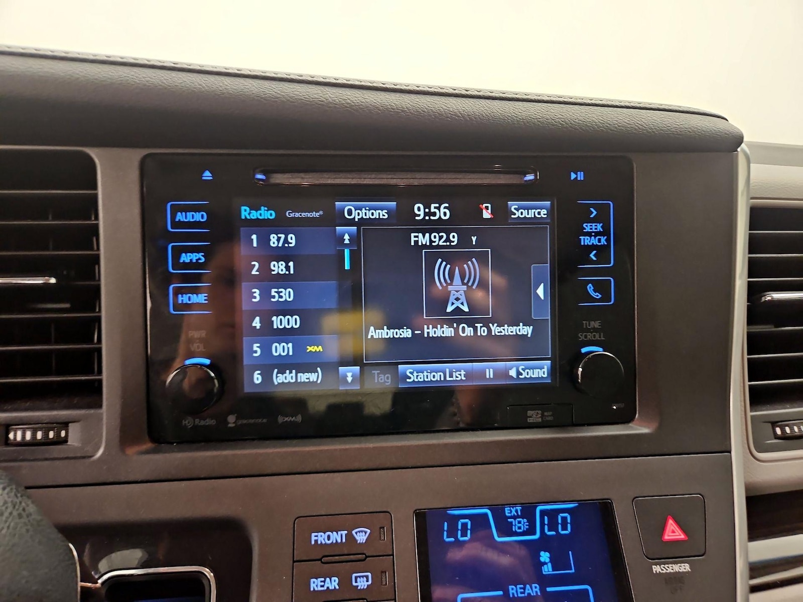 2017 Toyota Sienna XLE Premium - Photo 16