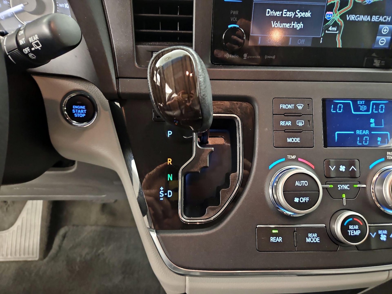 2017 Toyota Sienna XLE Premium - Photo 18