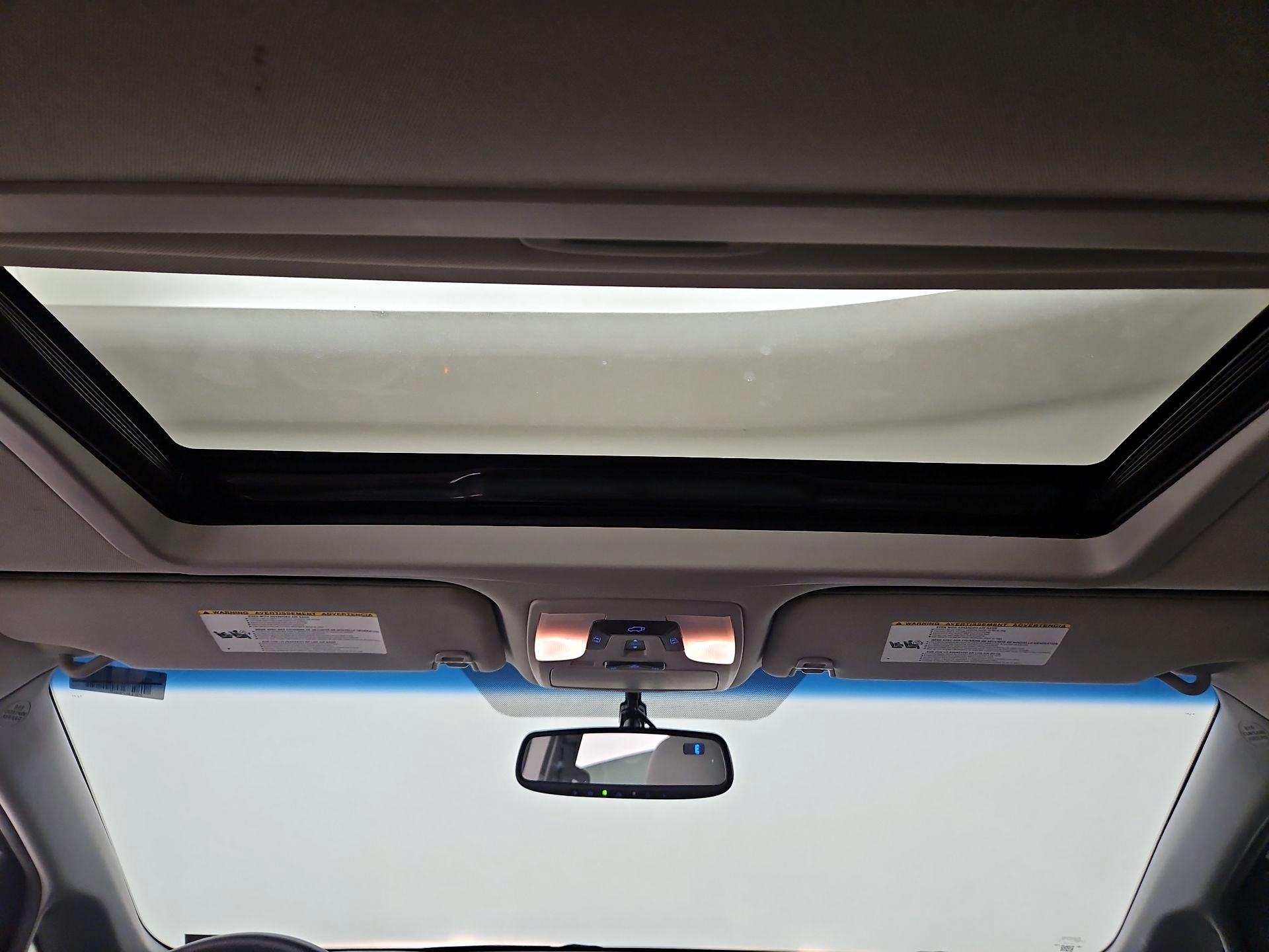 Thumbnail: 2017 Toyota Sienna - 19