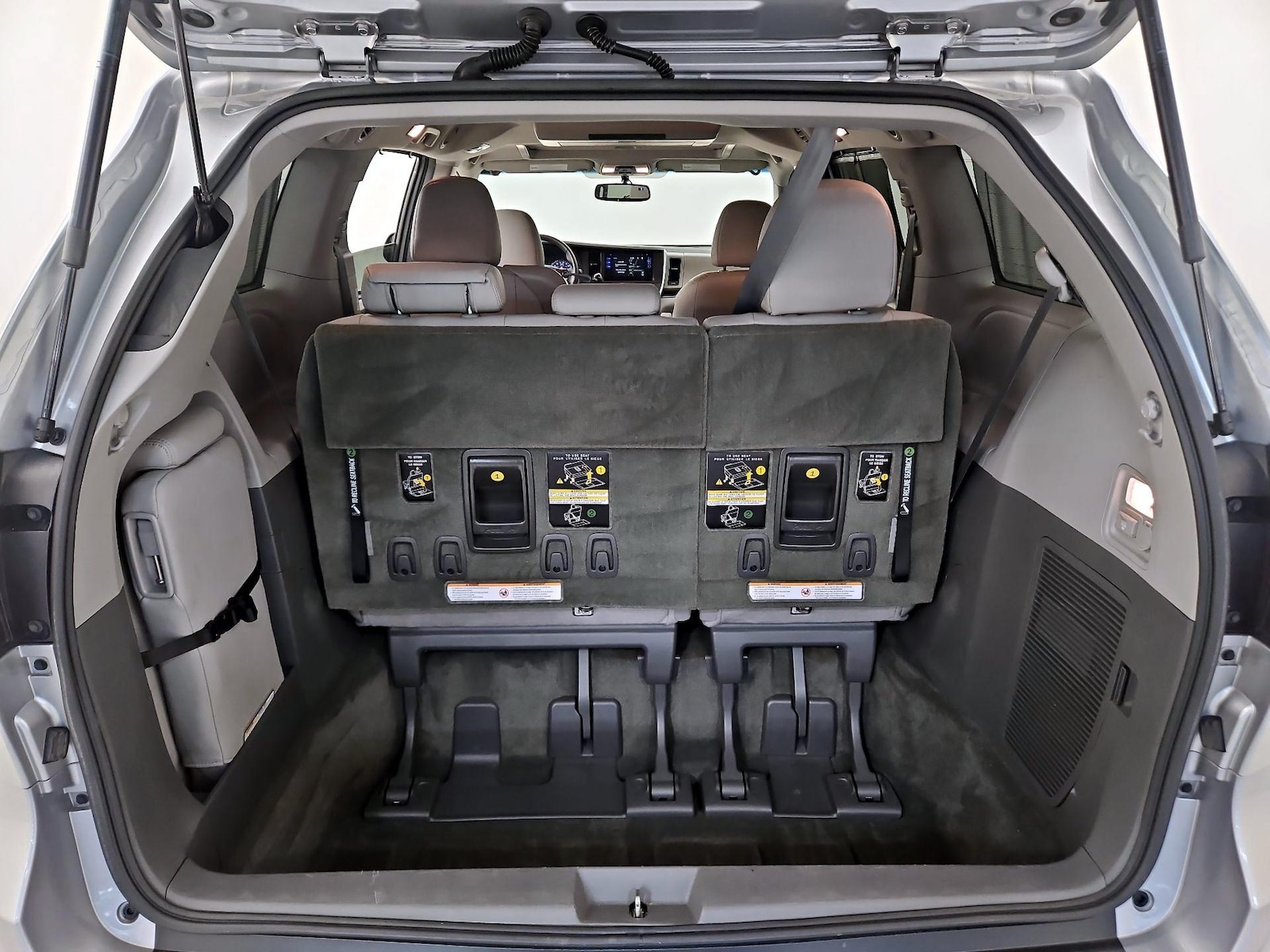 2017 Toyota Sienna XLE Premium - Photo 23
