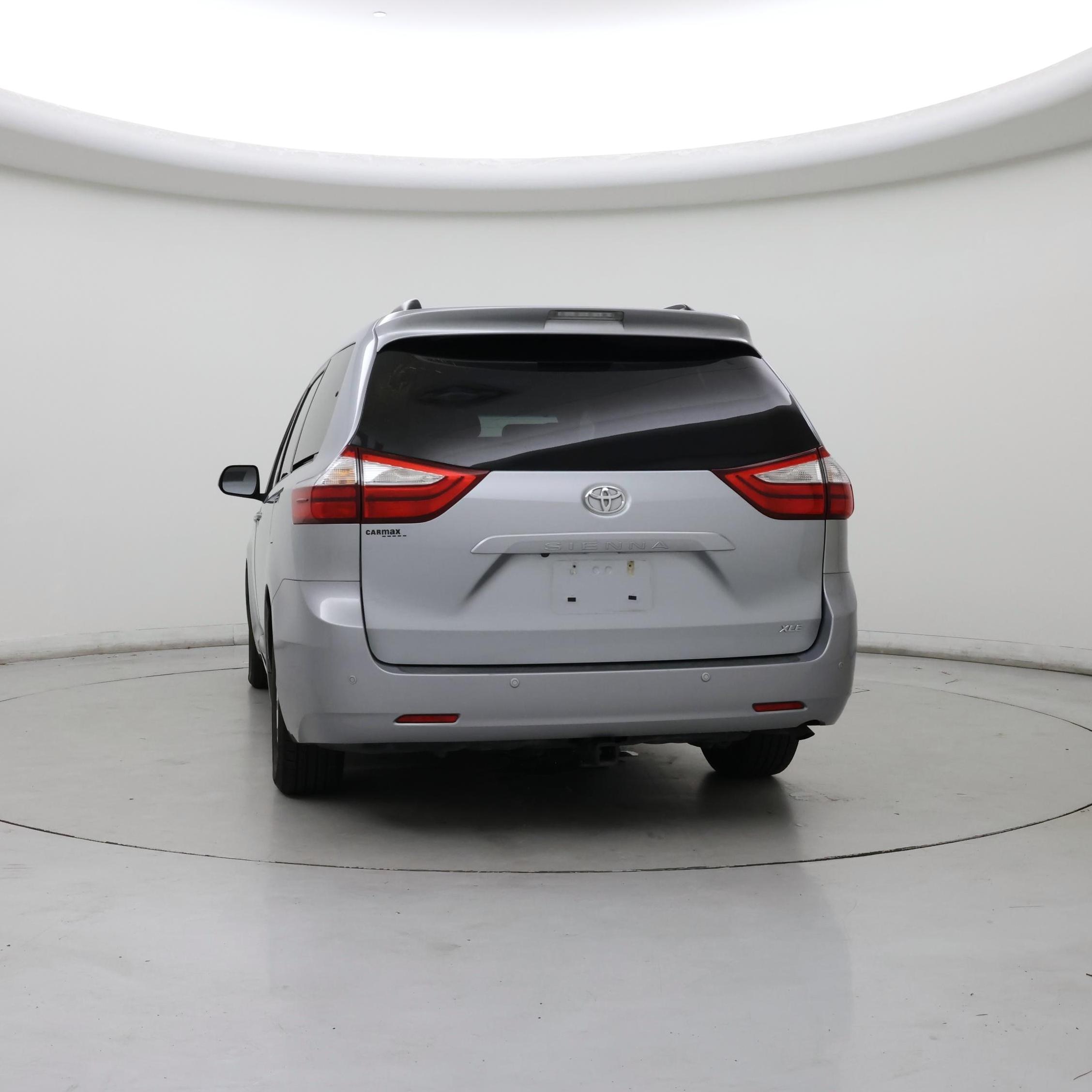 Thumbnail: 2017 Toyota Sienna - 6
