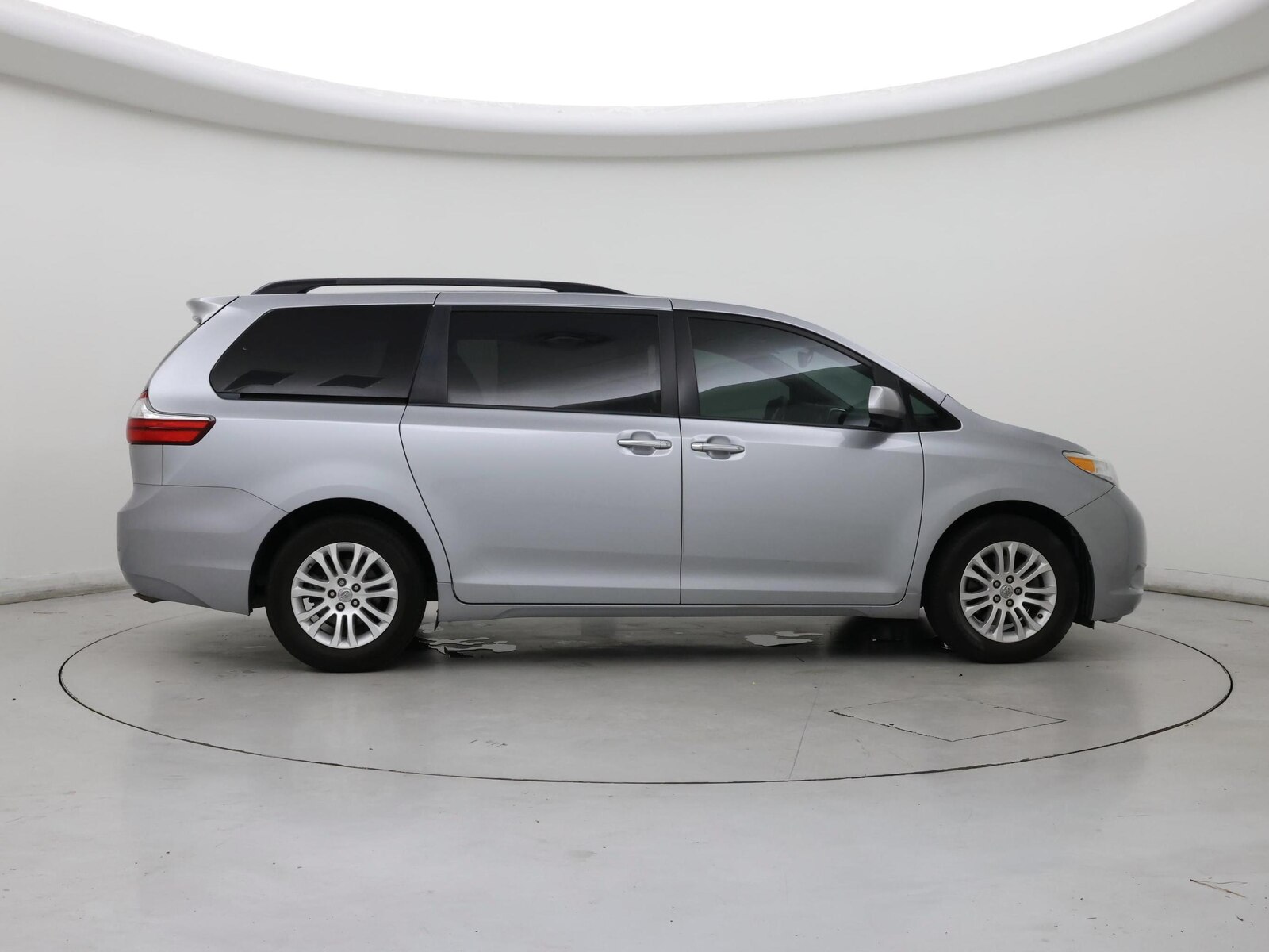 2017 Toyota Sienna XLE Premium - Photo 8