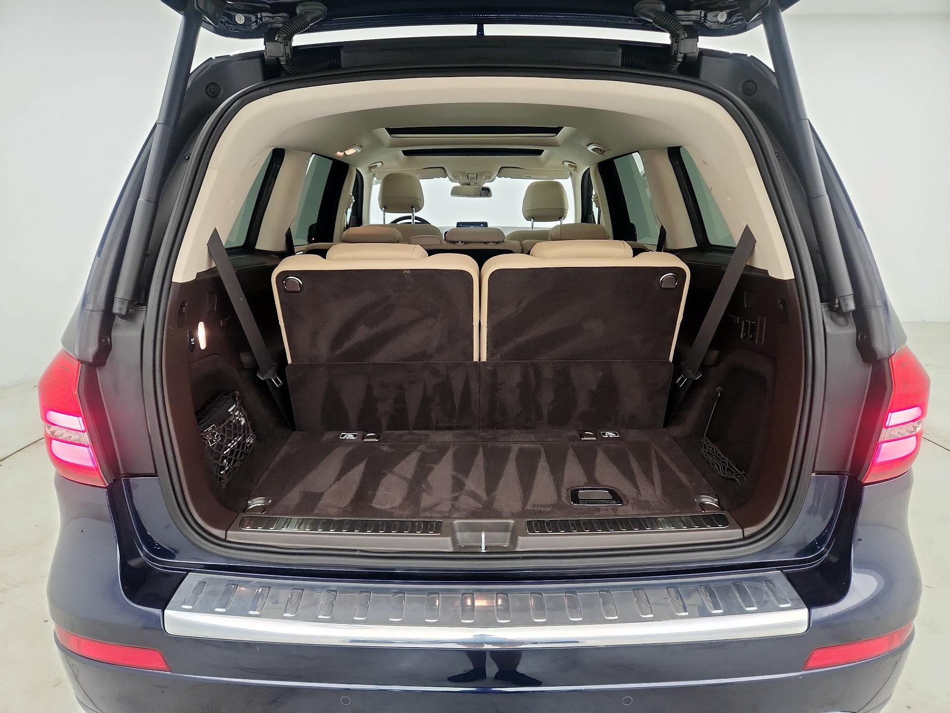 Thumbnail: 2019 Mercedes-Benz GLS - 16
