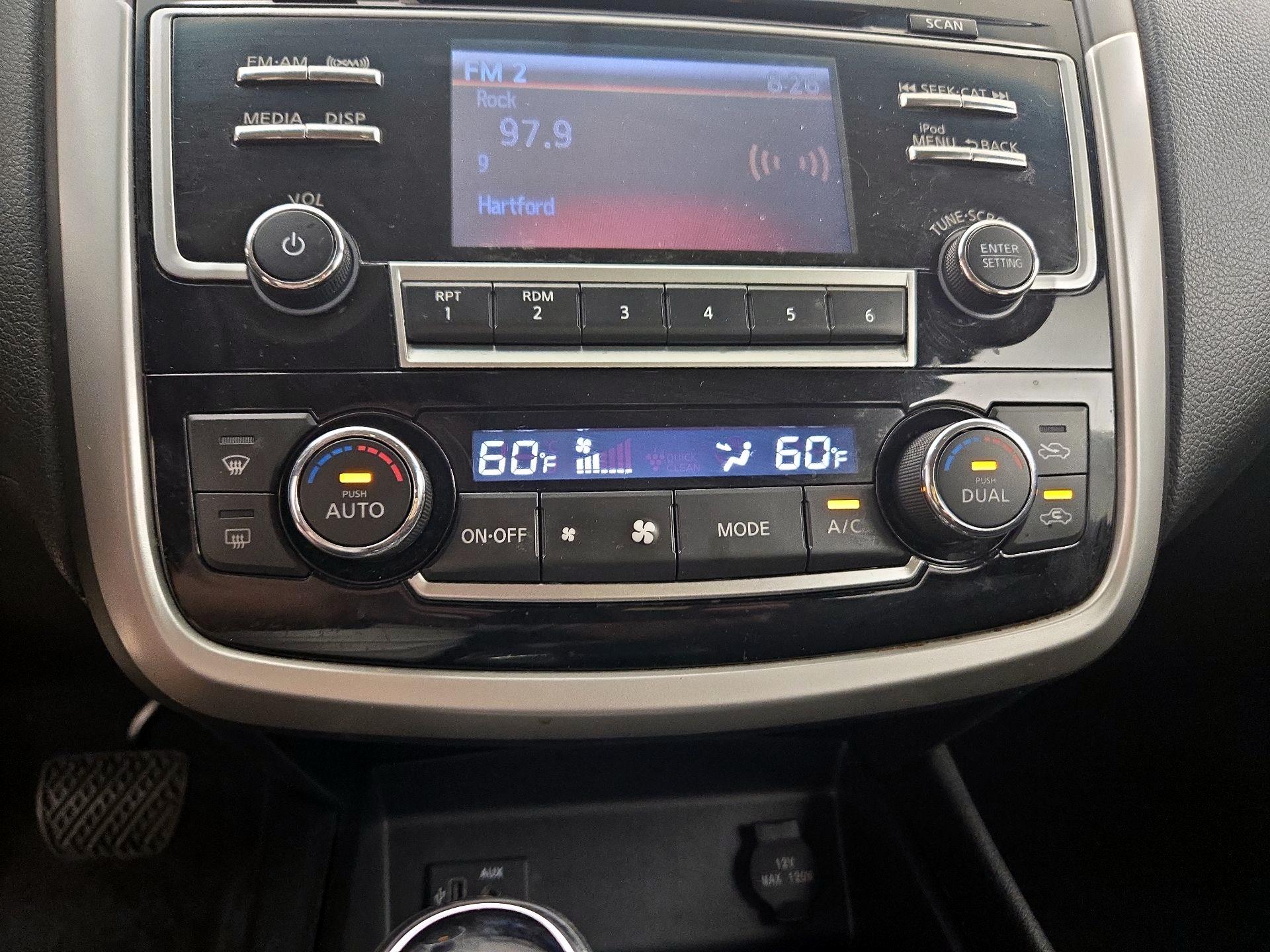 Thumbnail: 2018 Nissan Altima - 16