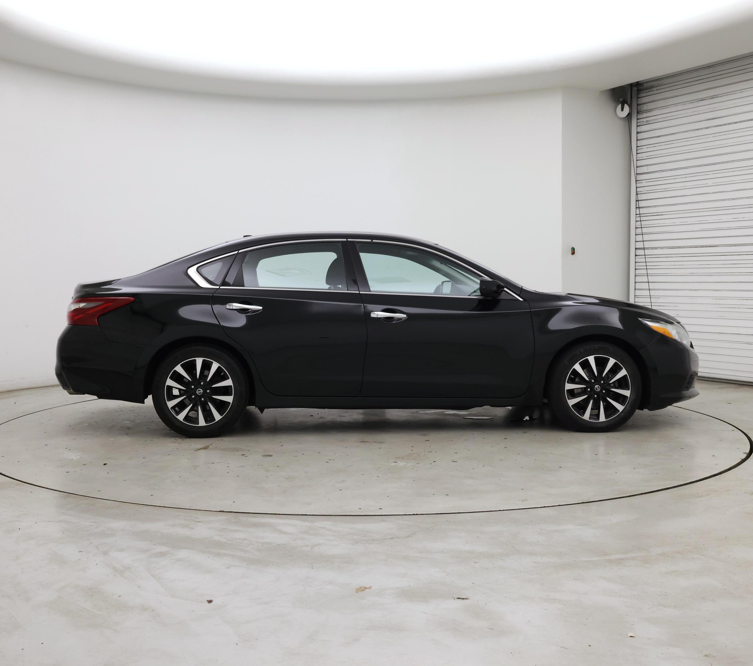 Thumbnail: 2018 Nissan Altima - 7