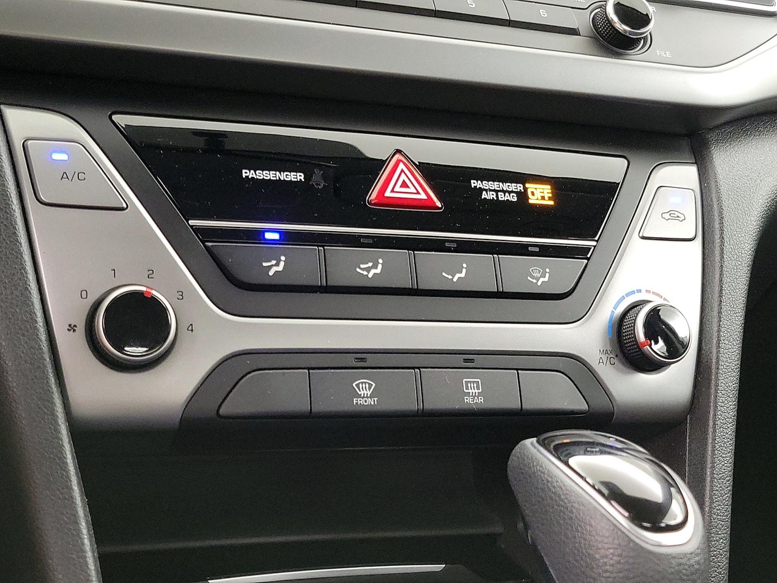 2018 Hyundai Elantra SE - Photo 16