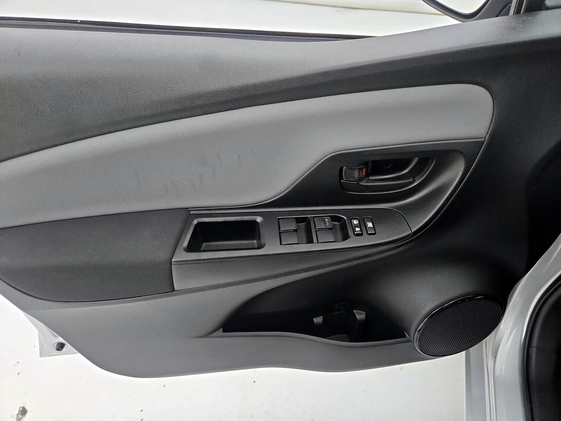 Thumbnail: 2018 Toyota Yaris - 12