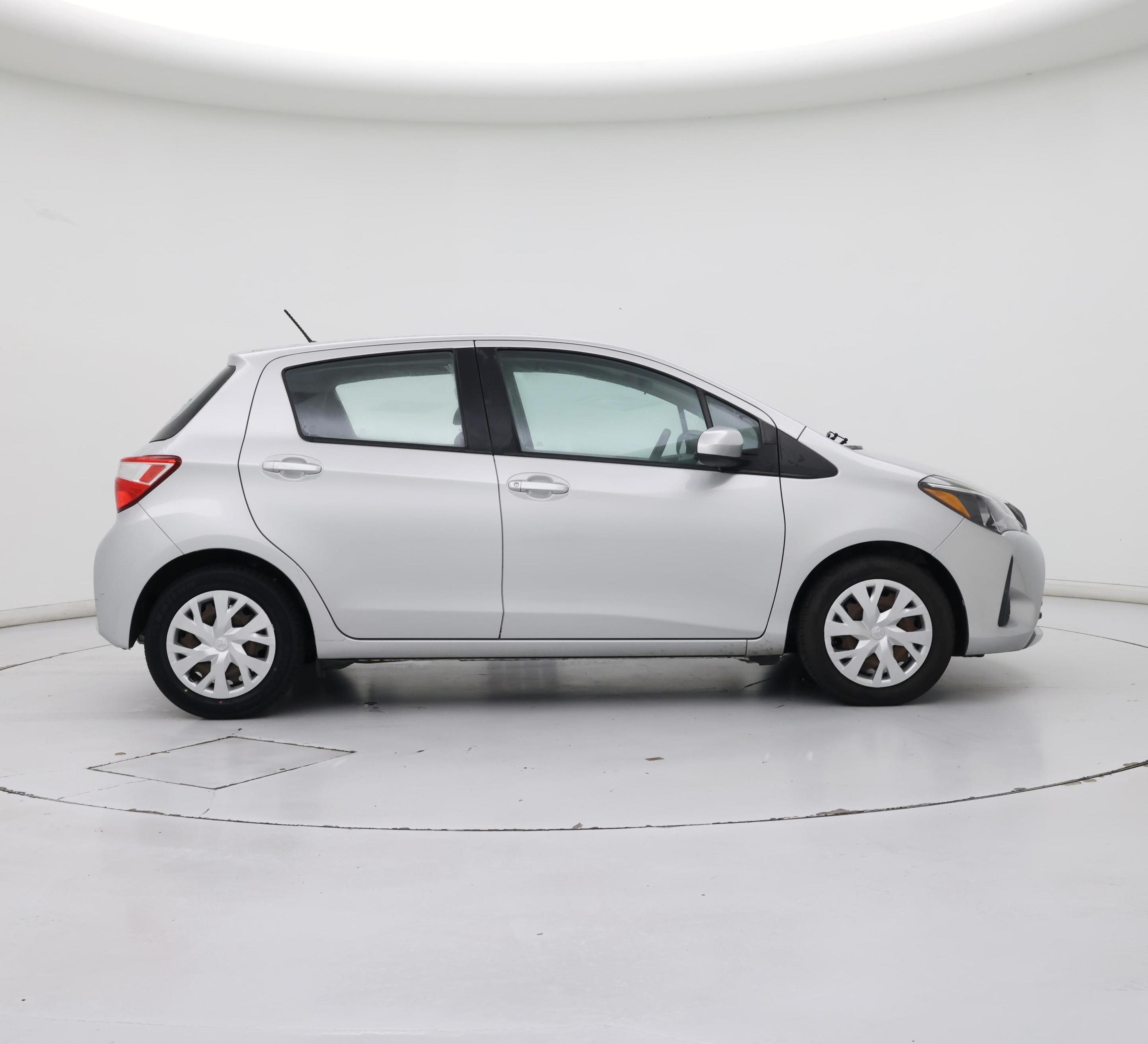 Thumbnail: 2018 Toyota Yaris - 7