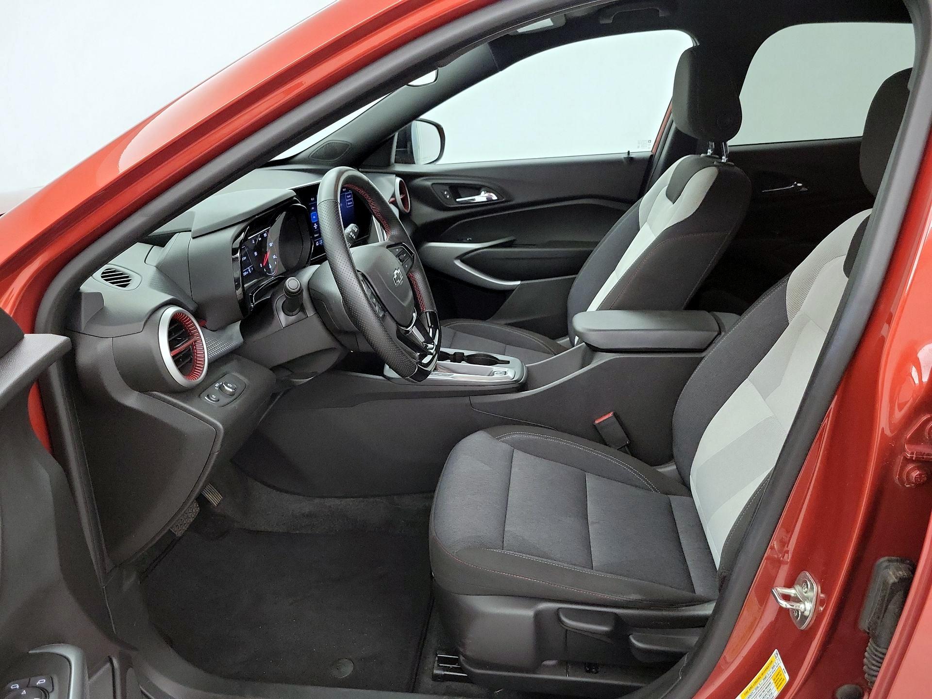 Thumbnail: 2024 Chevrolet Trax - 11