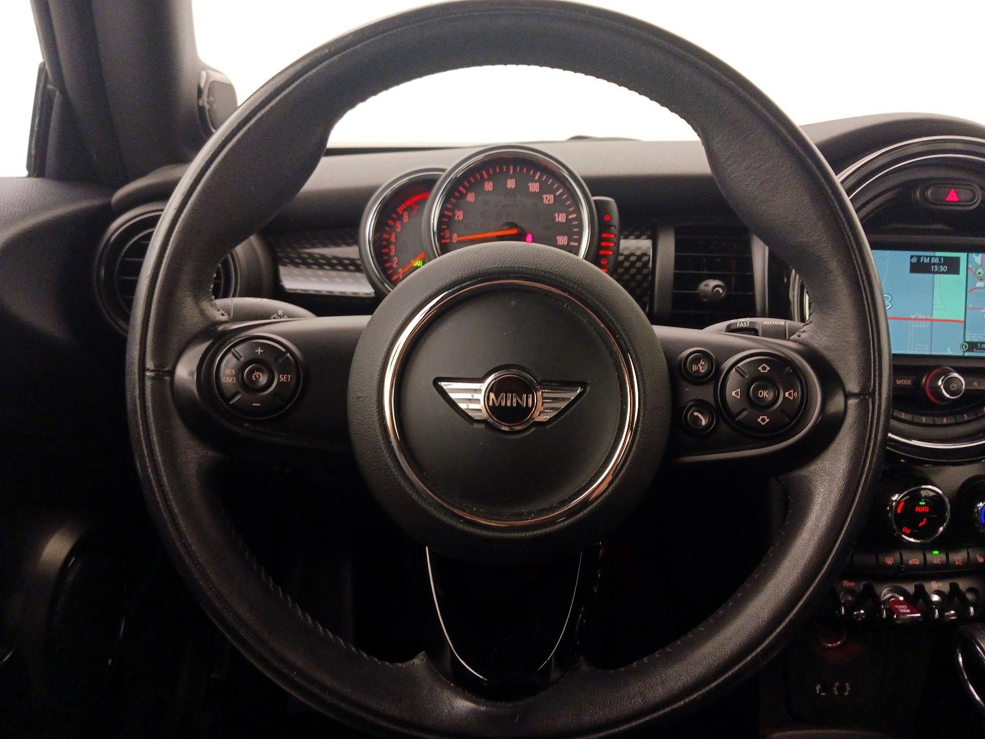 Thumbnail: 2017 MINI Cooper - 10