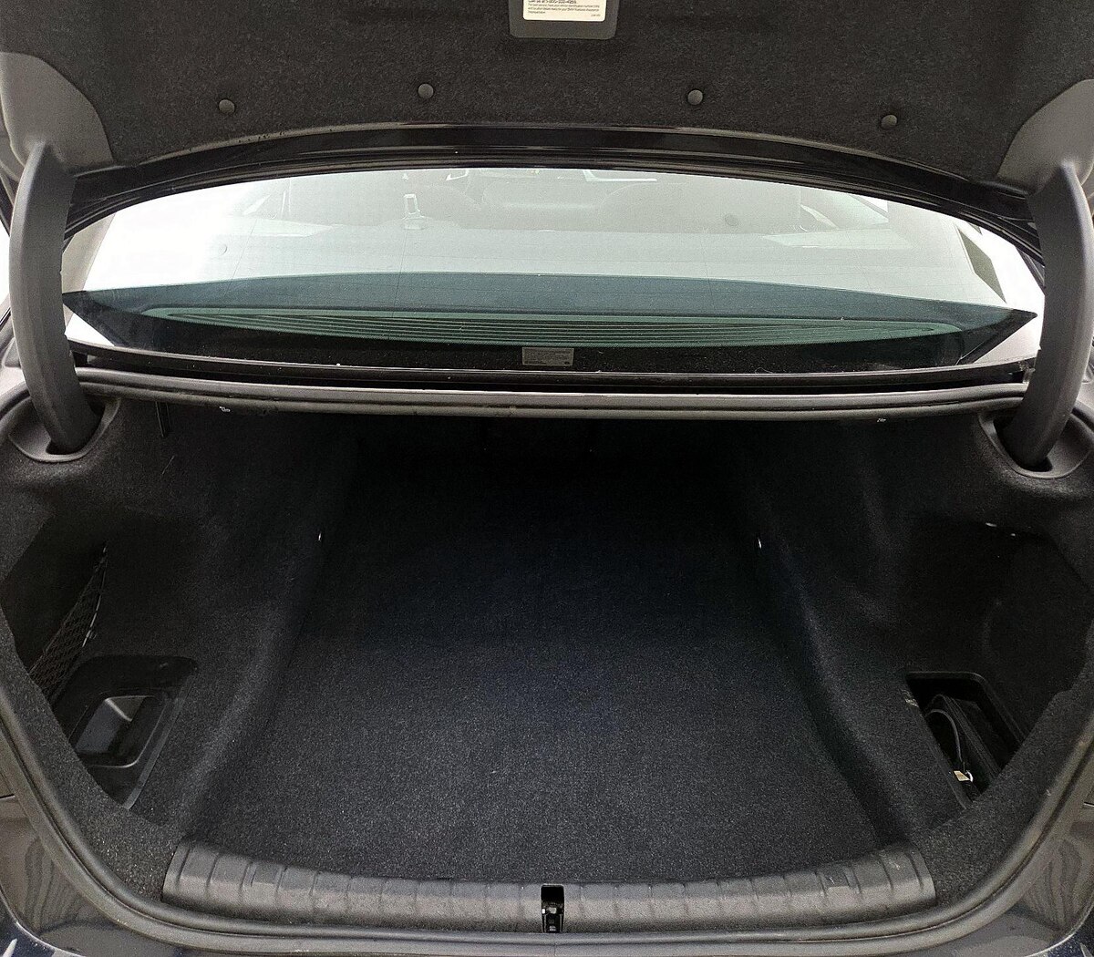 Trunk/Cargo (Seats Up)