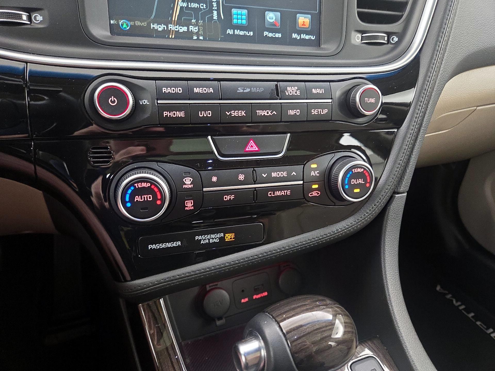 Thumbnail: 2015 Kia Optima - 17