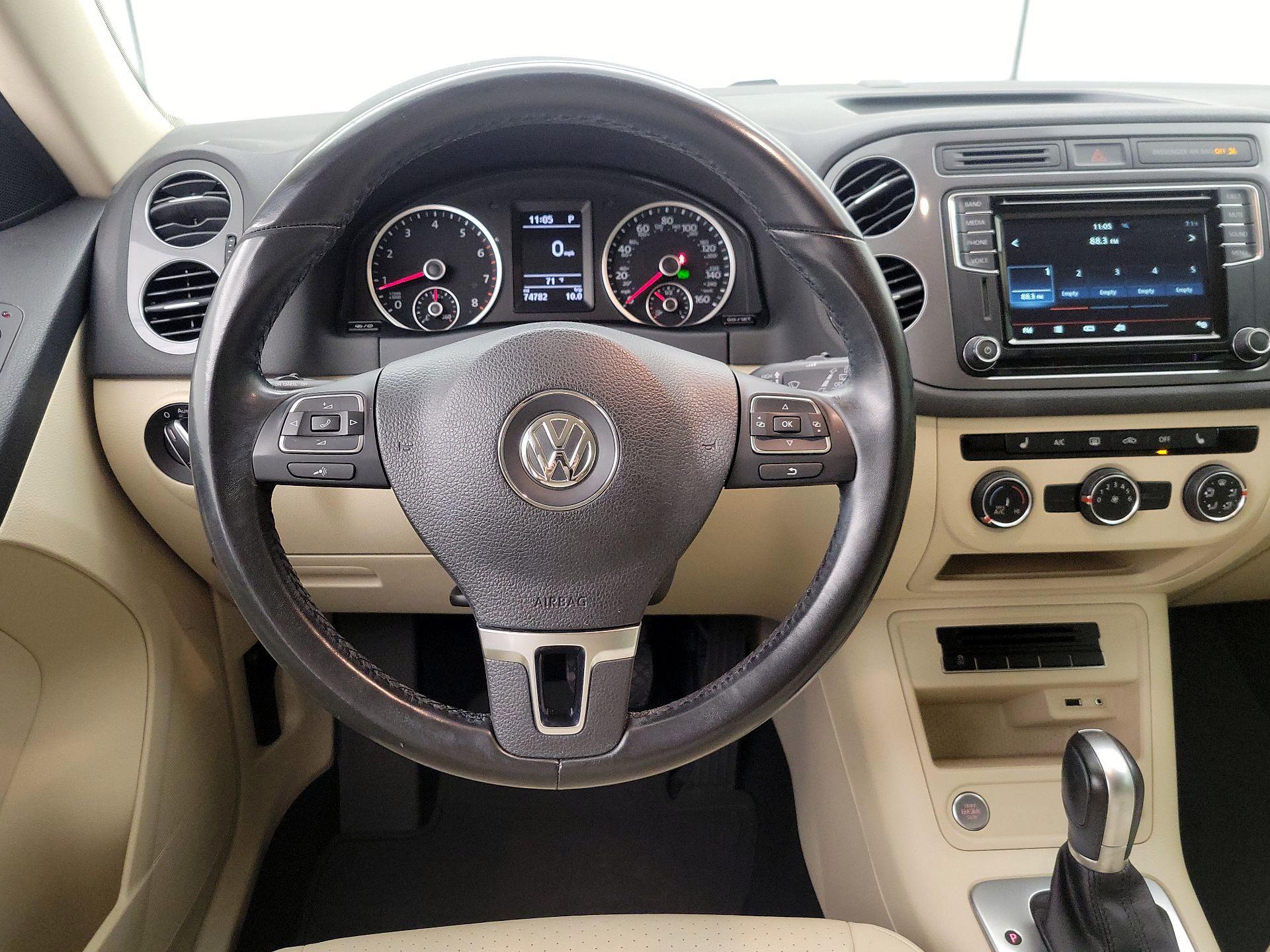 Thumbnail: 2017 Volkswagen Tiguan - 10