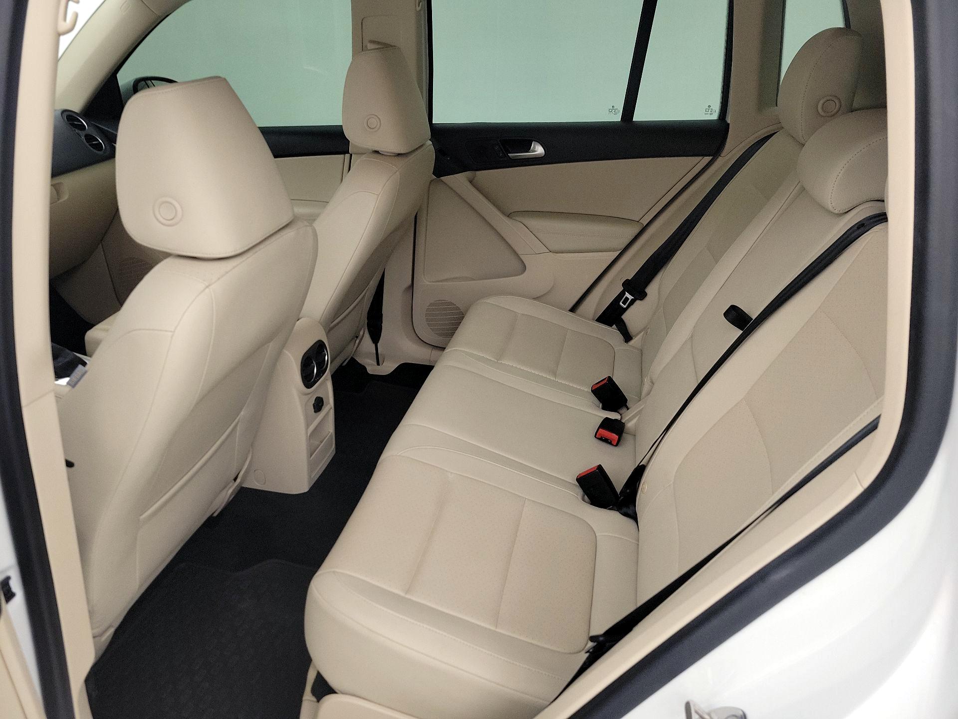 Thumbnail: 2017 Volkswagen Tiguan - 19