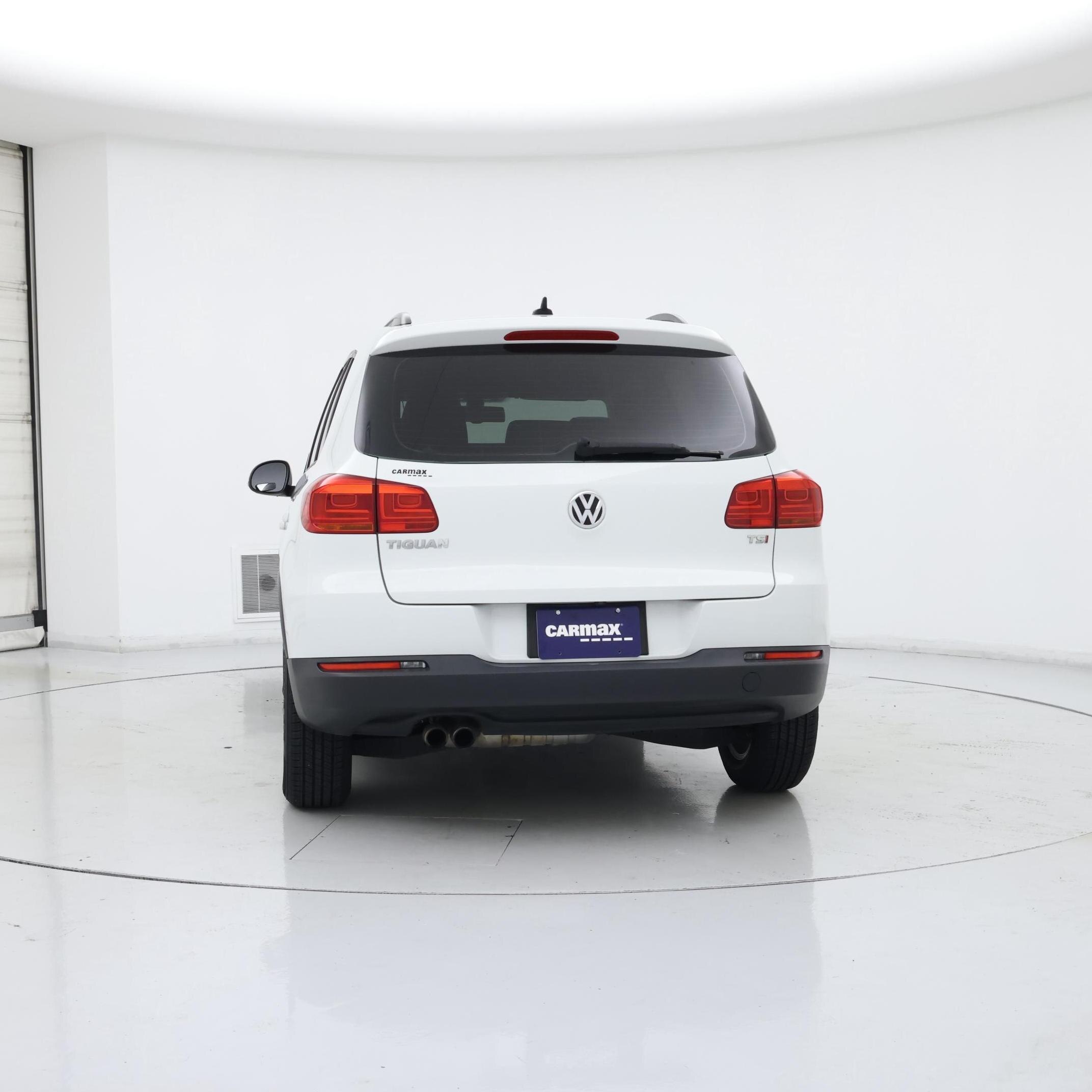 Thumbnail: 2017 Volkswagen Tiguan - 6