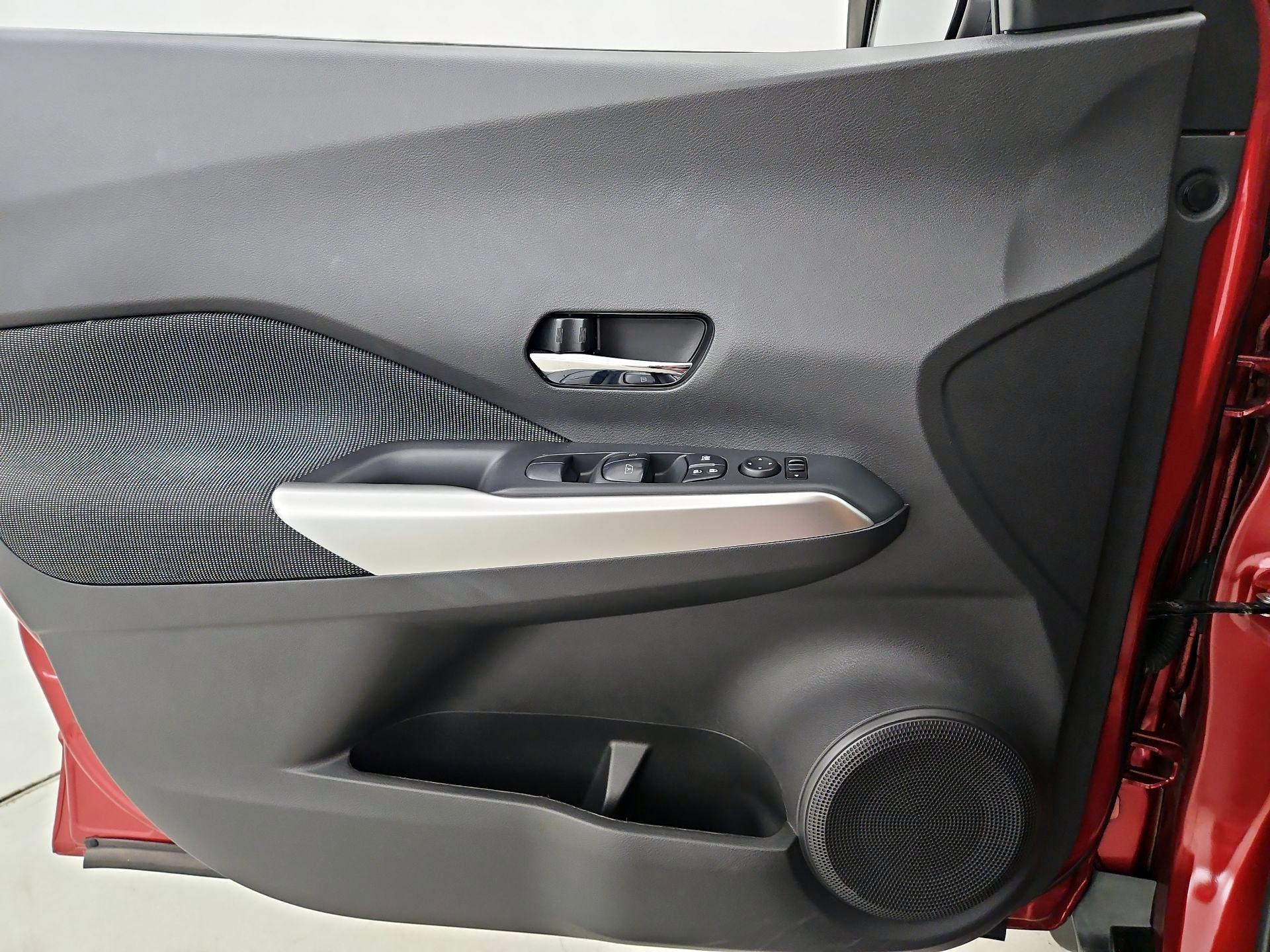 Thumbnail: 2018 Nissan Kicks - 12
