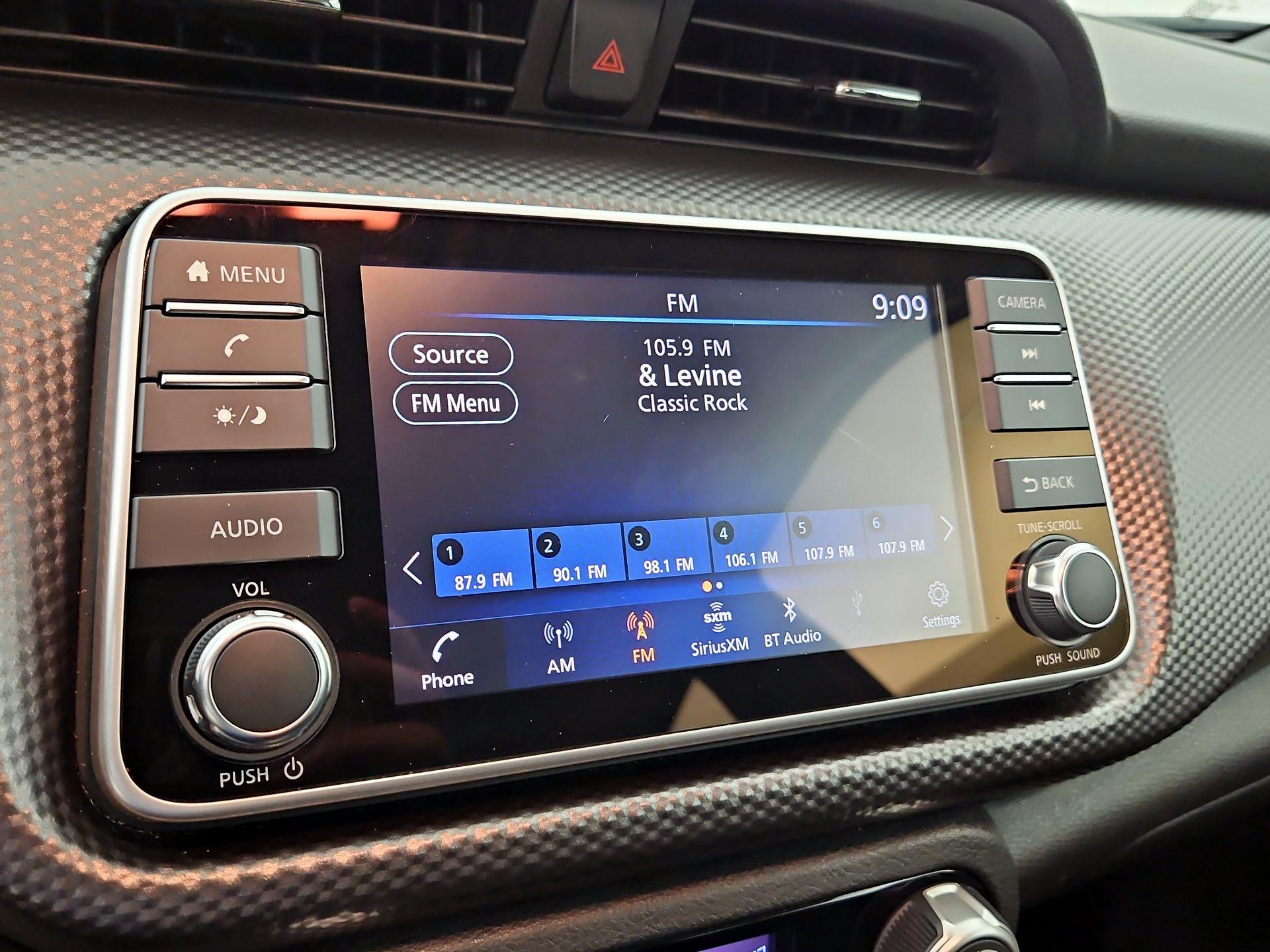 Thumbnail: 2018 Nissan Kicks - 15