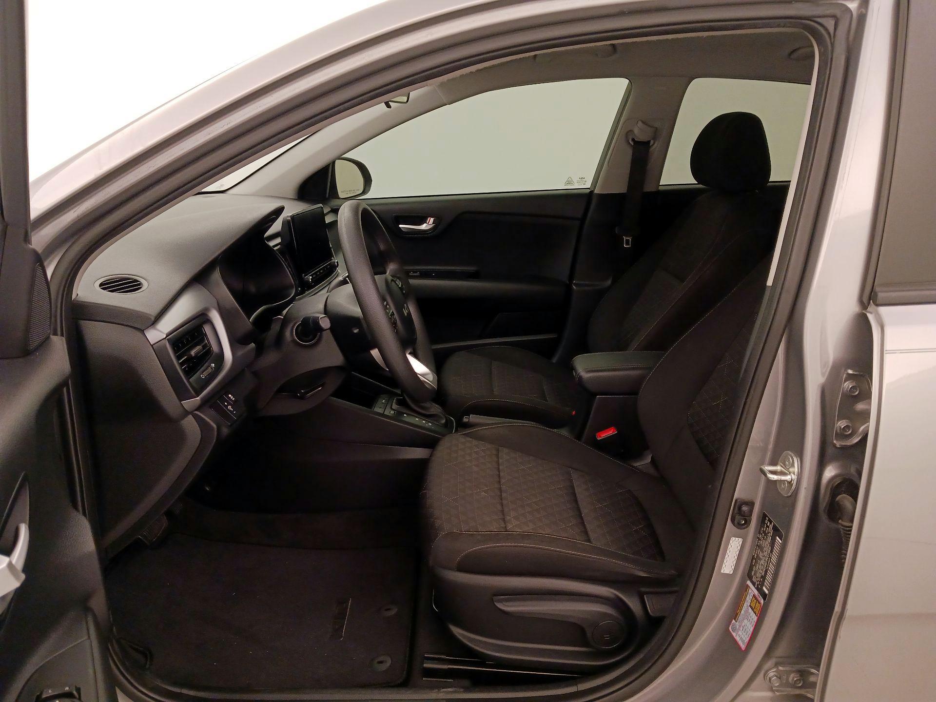Thumbnail: 2023 Kia Rio - 11