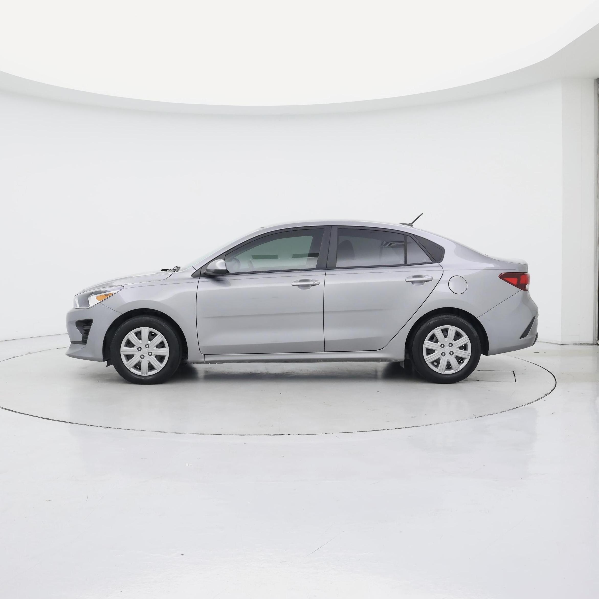 Thumbnail: 2023 Kia Rio - 3