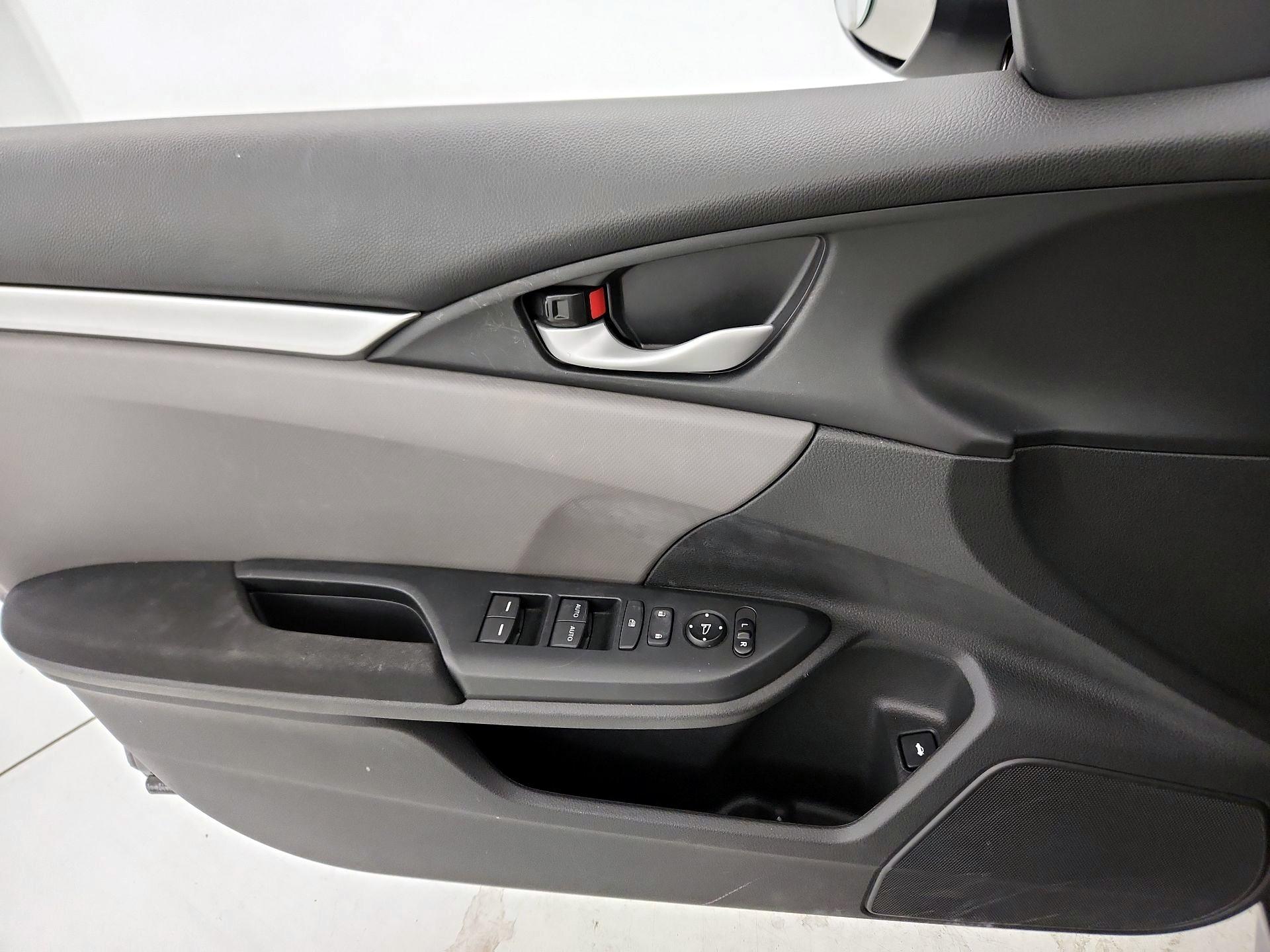 Thumbnail: 2017 Honda Civic - 12