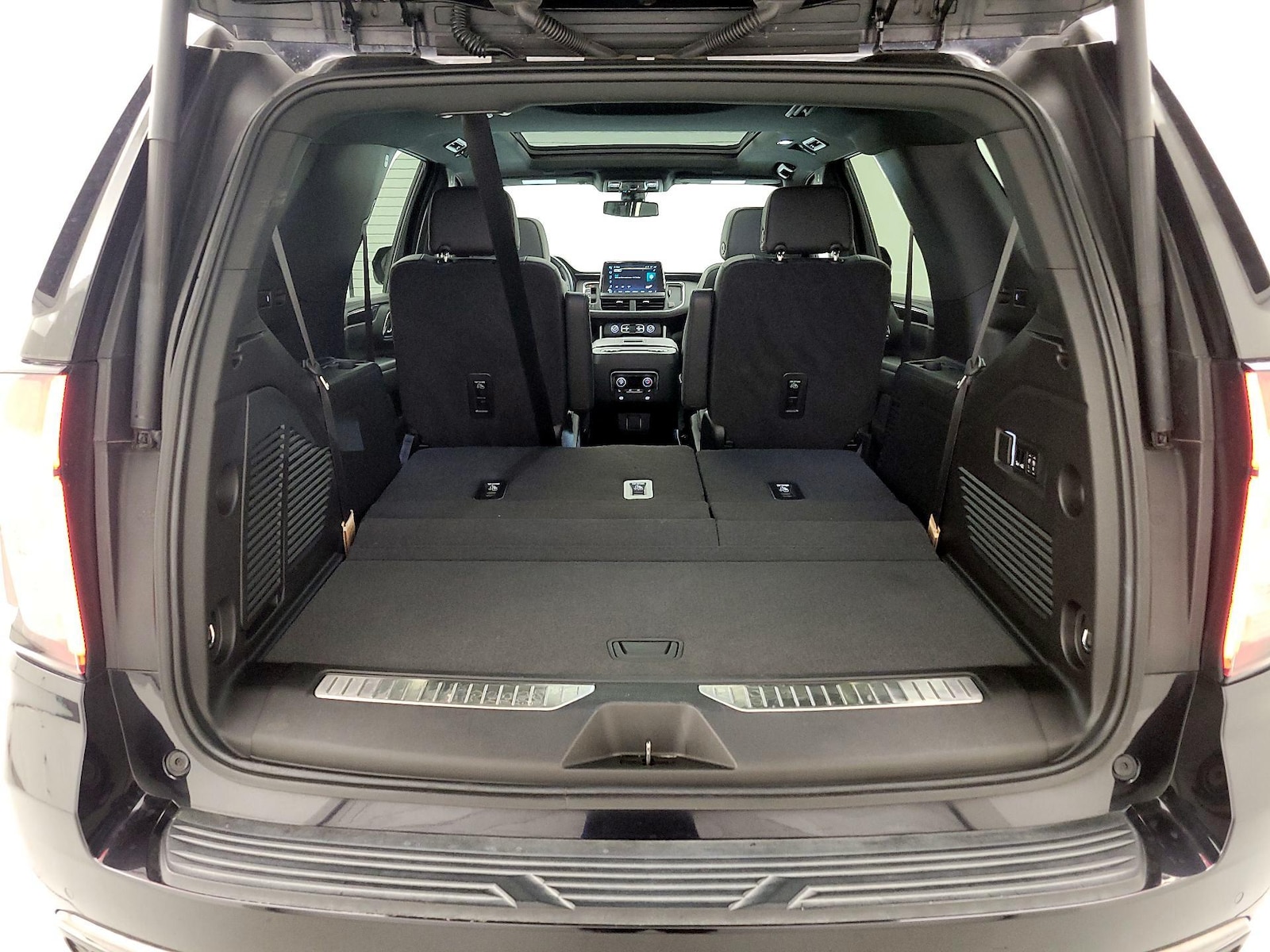 2022 Chevrolet Tahoe RST - Photo 24