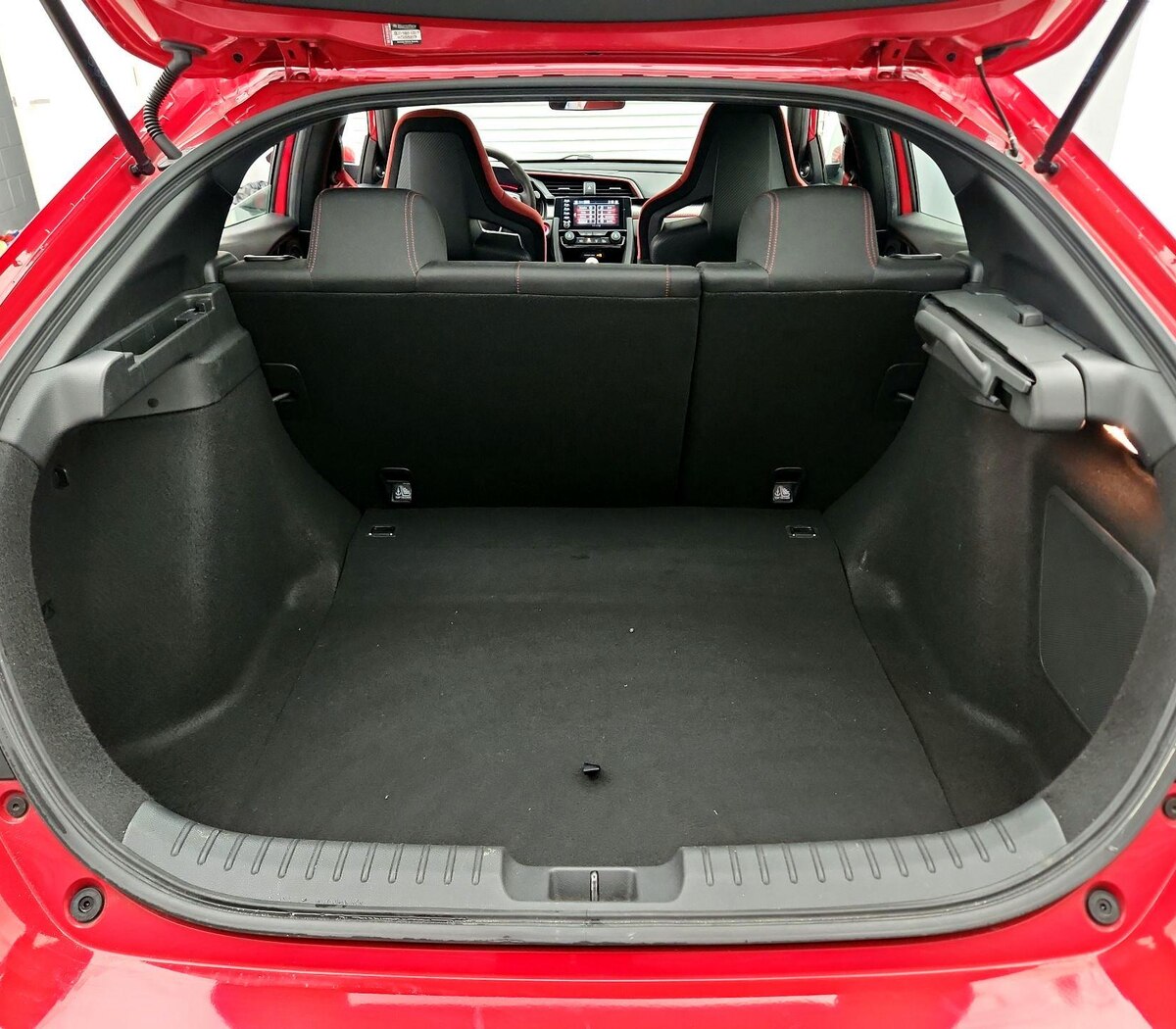 Trunk/Cargo (Seats Up)