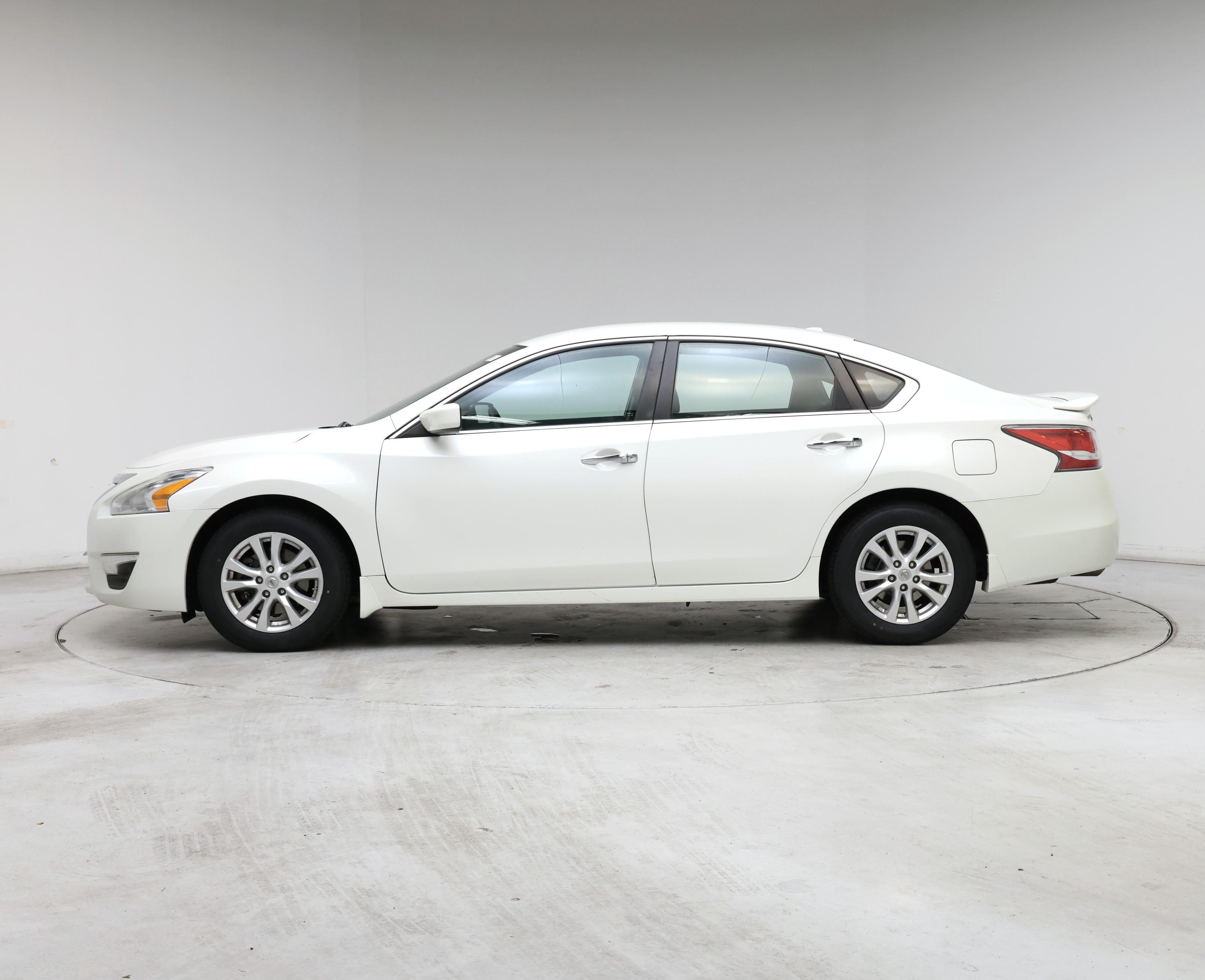 Thumbnail: 2015 Nissan Altima - 3