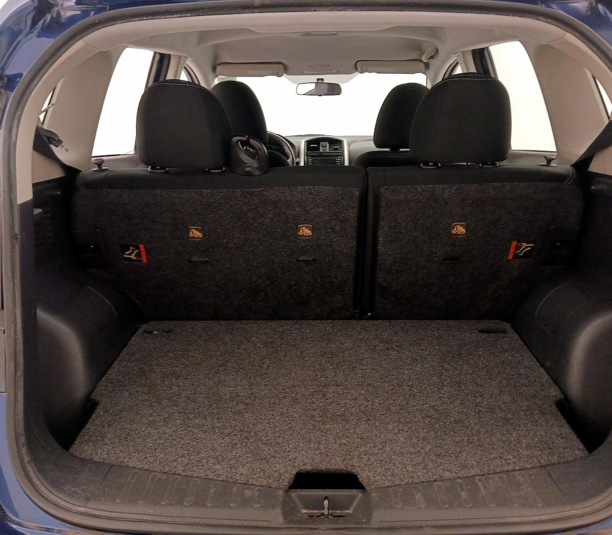 Trunk/Cargo (Seats Up)