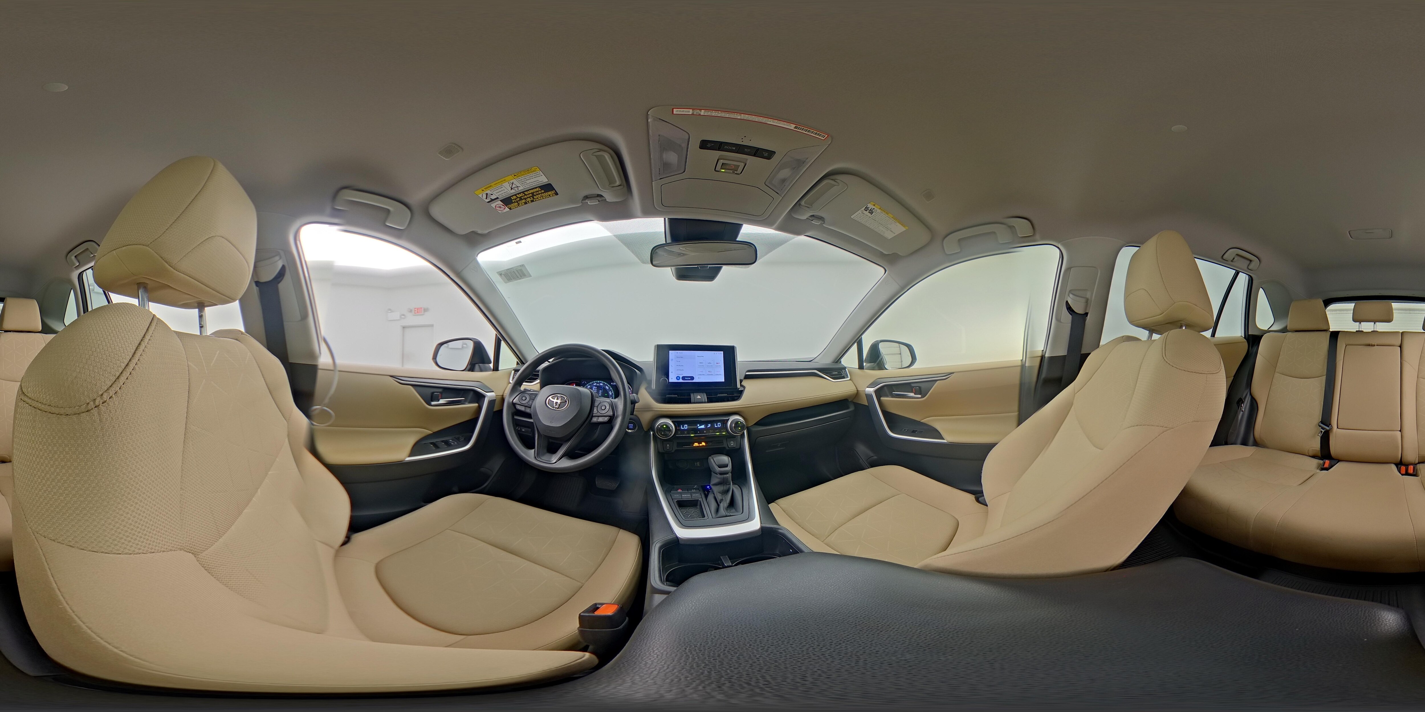 2025 Toyota RAV4 XLE - Photo 24