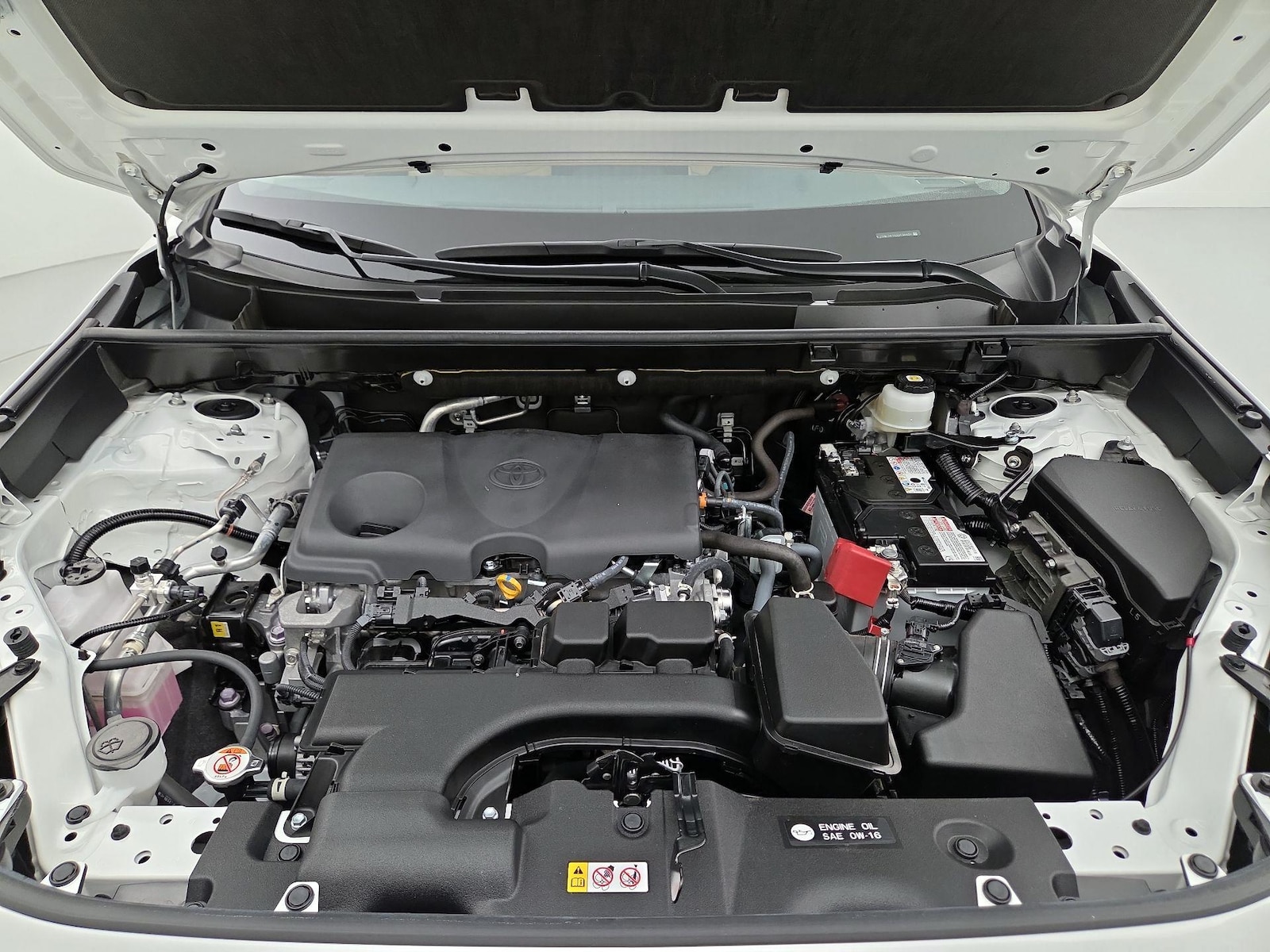 2025 Toyota RAV4 XLE - Photo 22