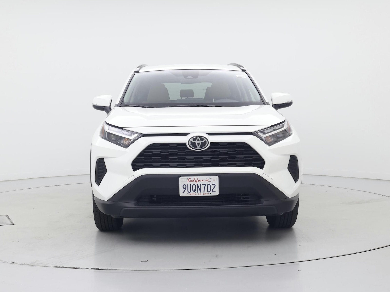 2025 Toyota RAV4 XLE - Photo 6